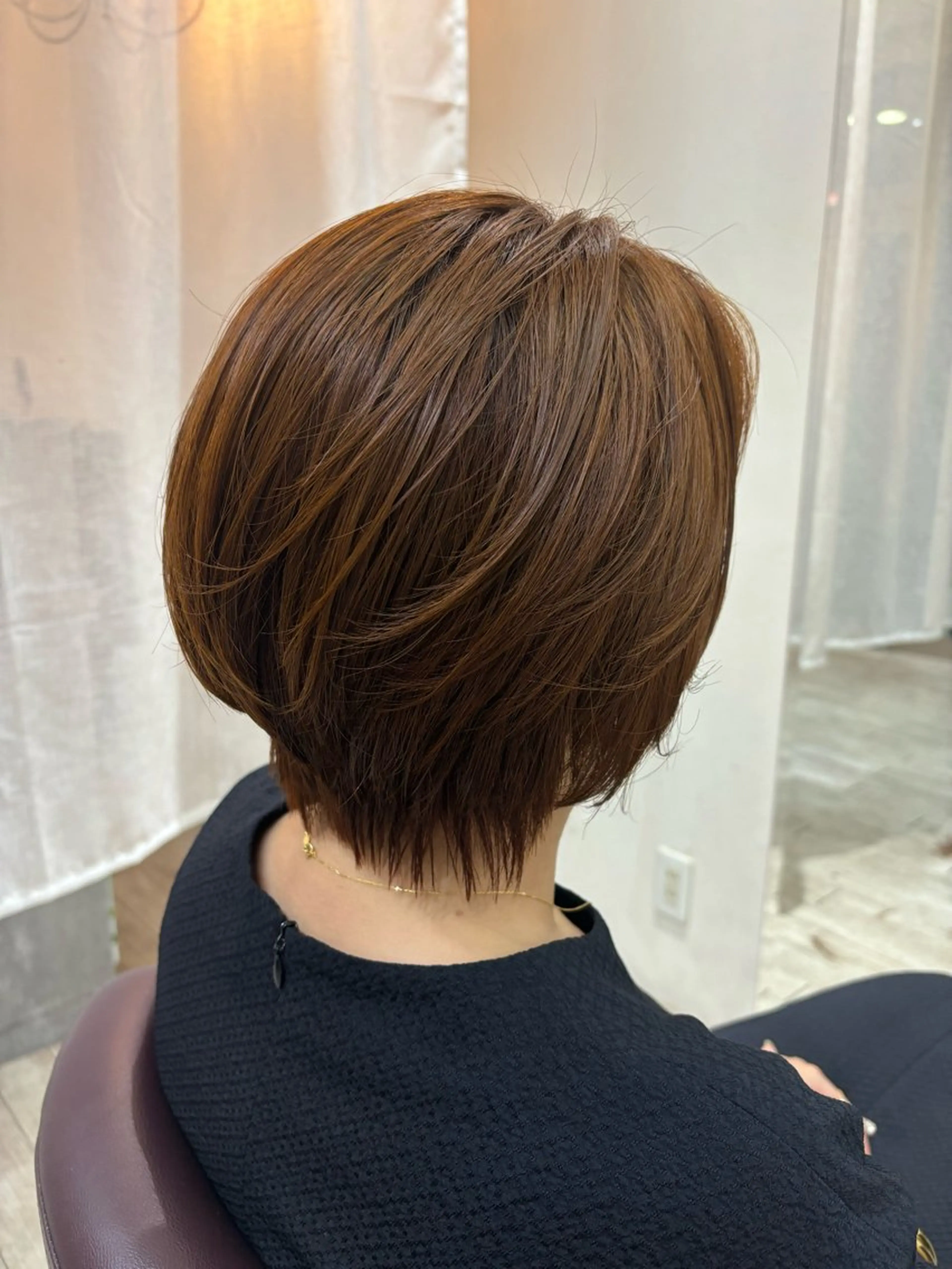 ショート カラー 中村 よしひでのヘアスタイル
