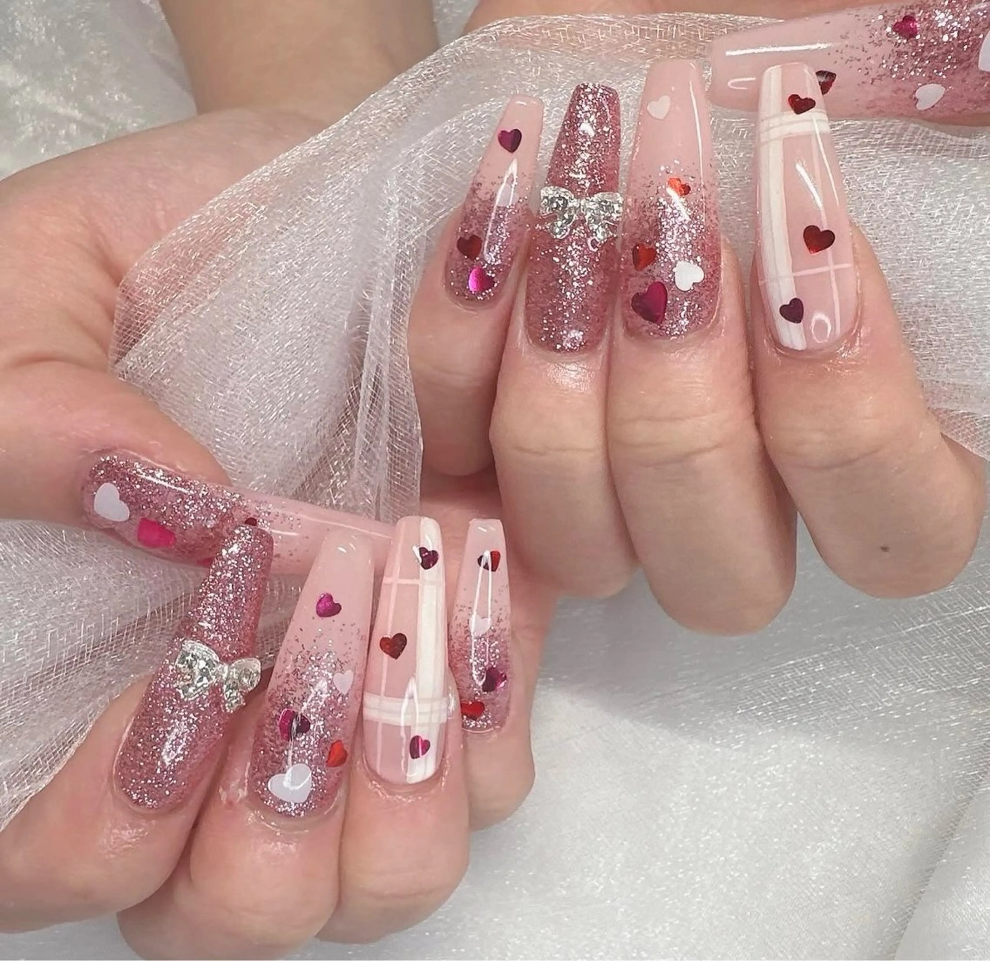 ネイル グラデーション キラキラネイル ワンカラーネイル 冬ネイル Jenn Nail Salonのネイルデザイン