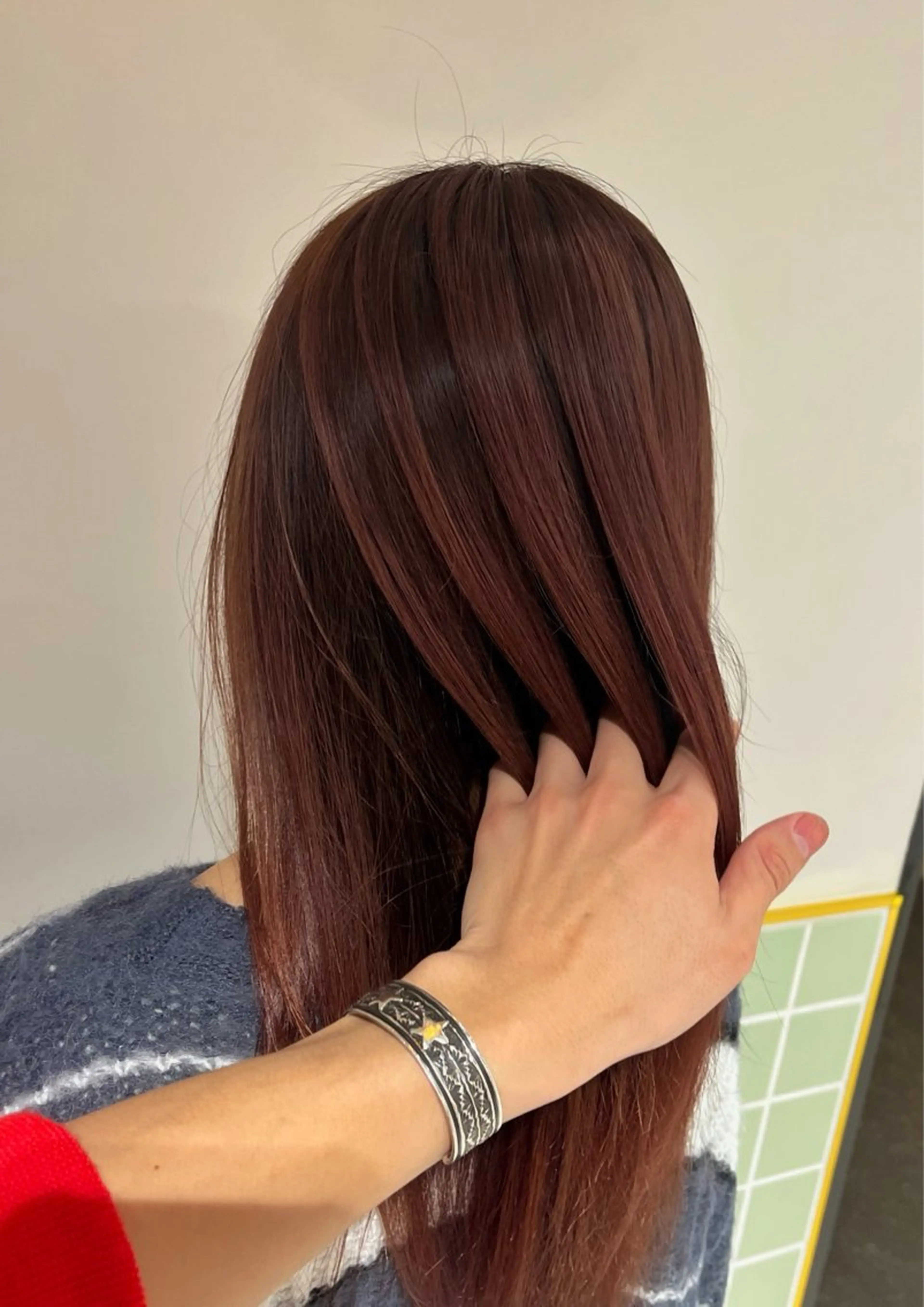 セミロング カラー パーマ ヘアアレンジ バレイヤージュ 透明感カラー 顔周りカット 韓国風ヘア レイヤーカット ヘアカラー 二ヶ月綺麗が続く デザイン/星野六三四のヘアスタイル