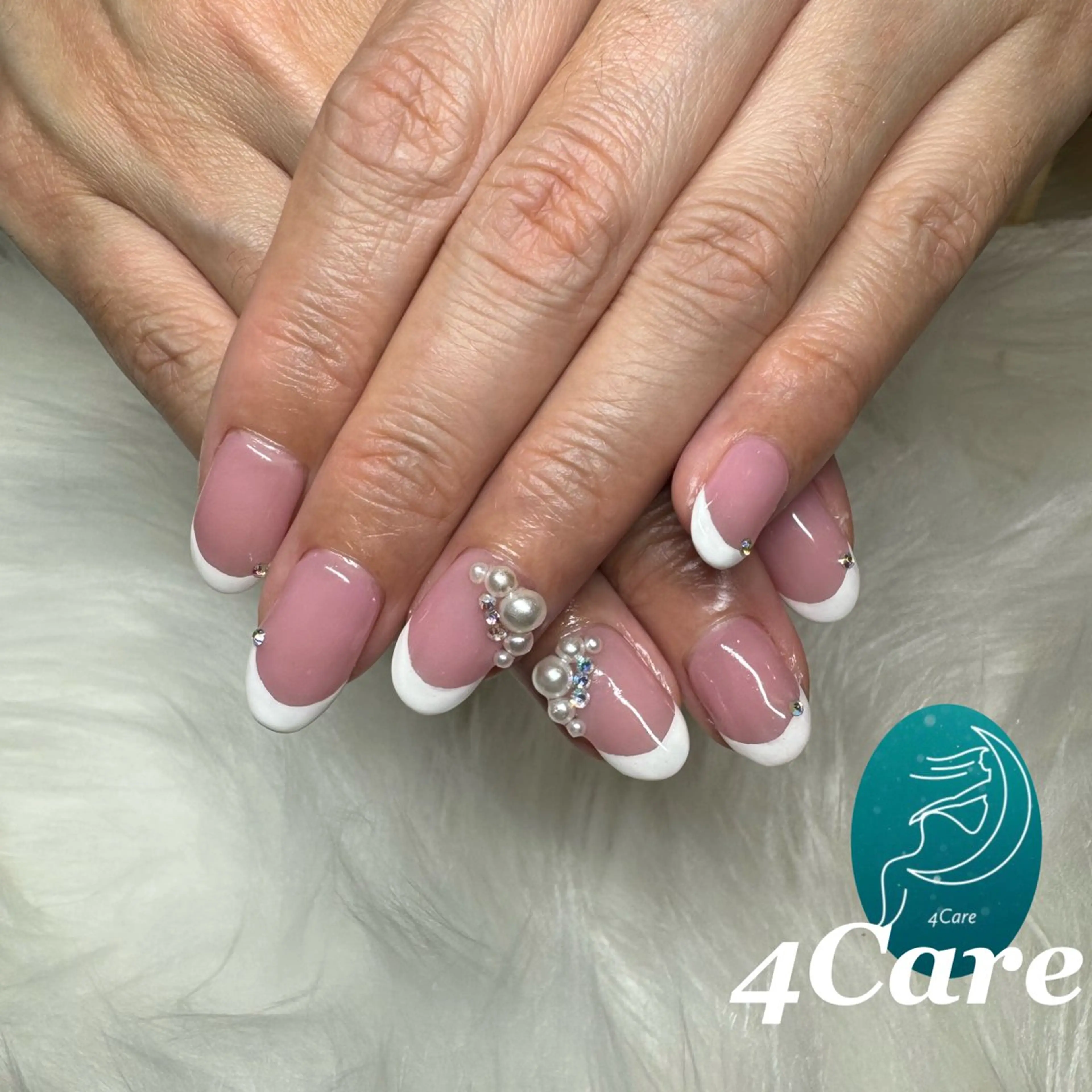 ネイル ハンドネイル 4Care Yのネイルデザイン