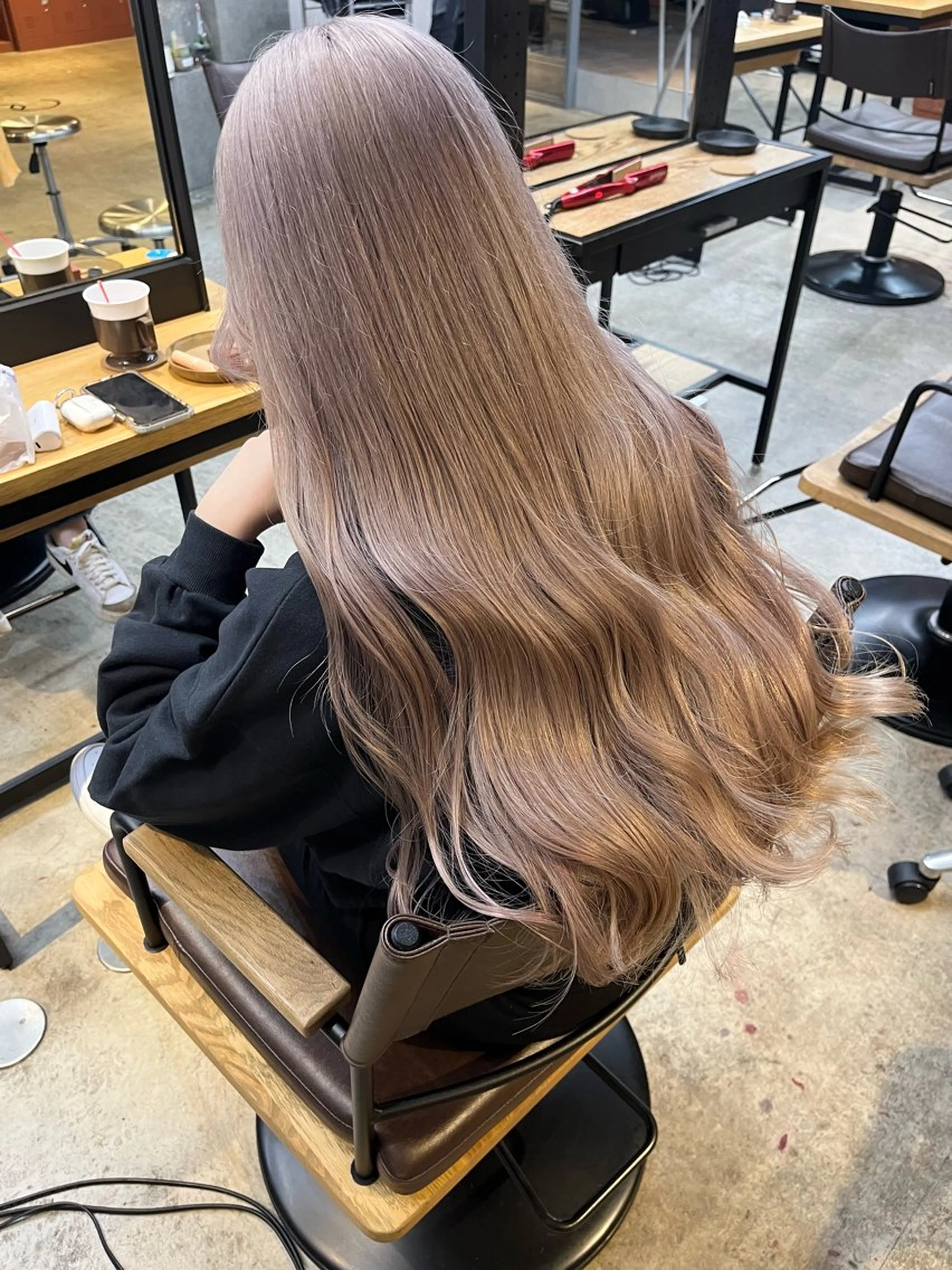 ロング カラー ベージュカラー ブリーチ ホワイトベージュ カット ヘアカラー トリートメント 🩷ハイトーン透明感 レイヤー🩷ユリカのヘアスタイル