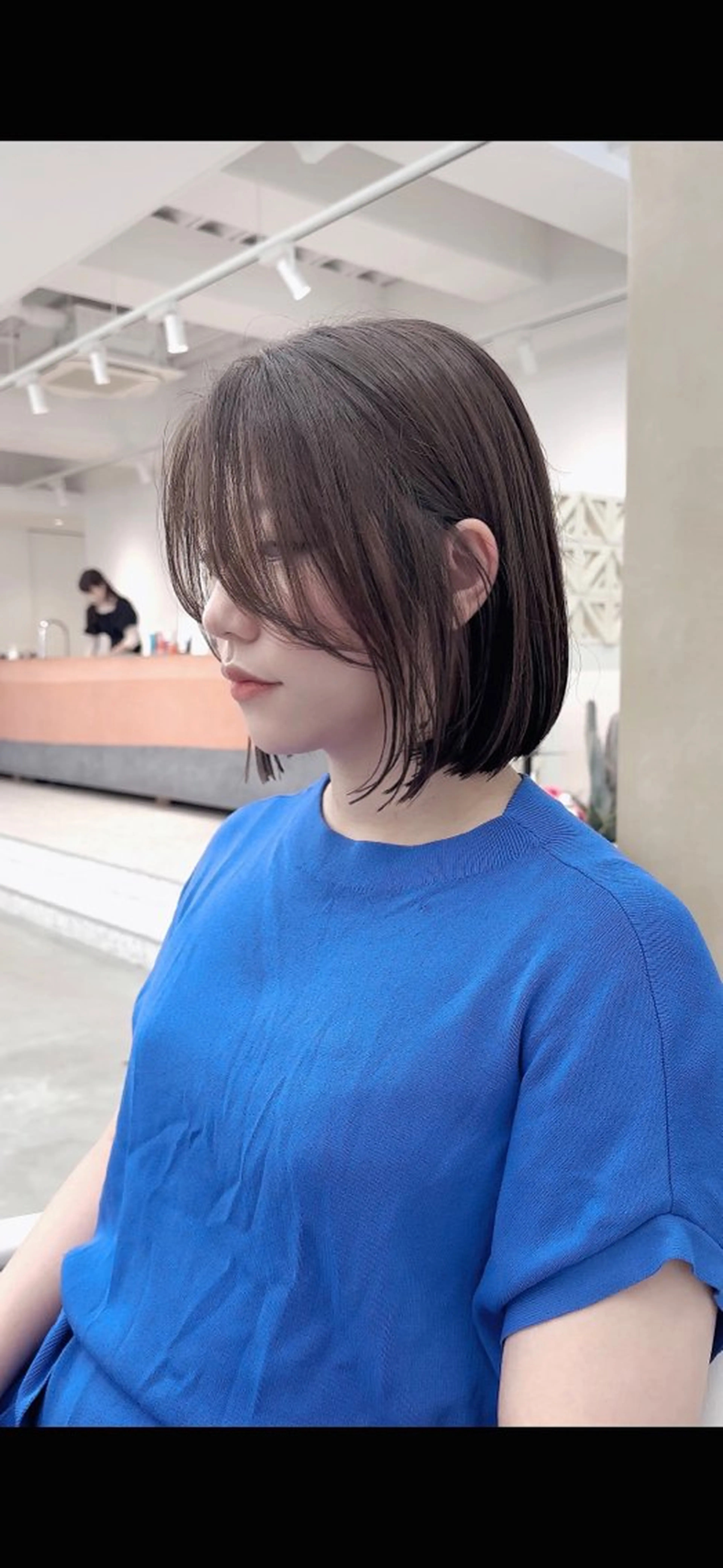 ミディアム 切りっぱなしボブ ボブ 外ハネヘア レイヤーボブ/ボブ 名駅/縮毛矯正のヘアスタイル