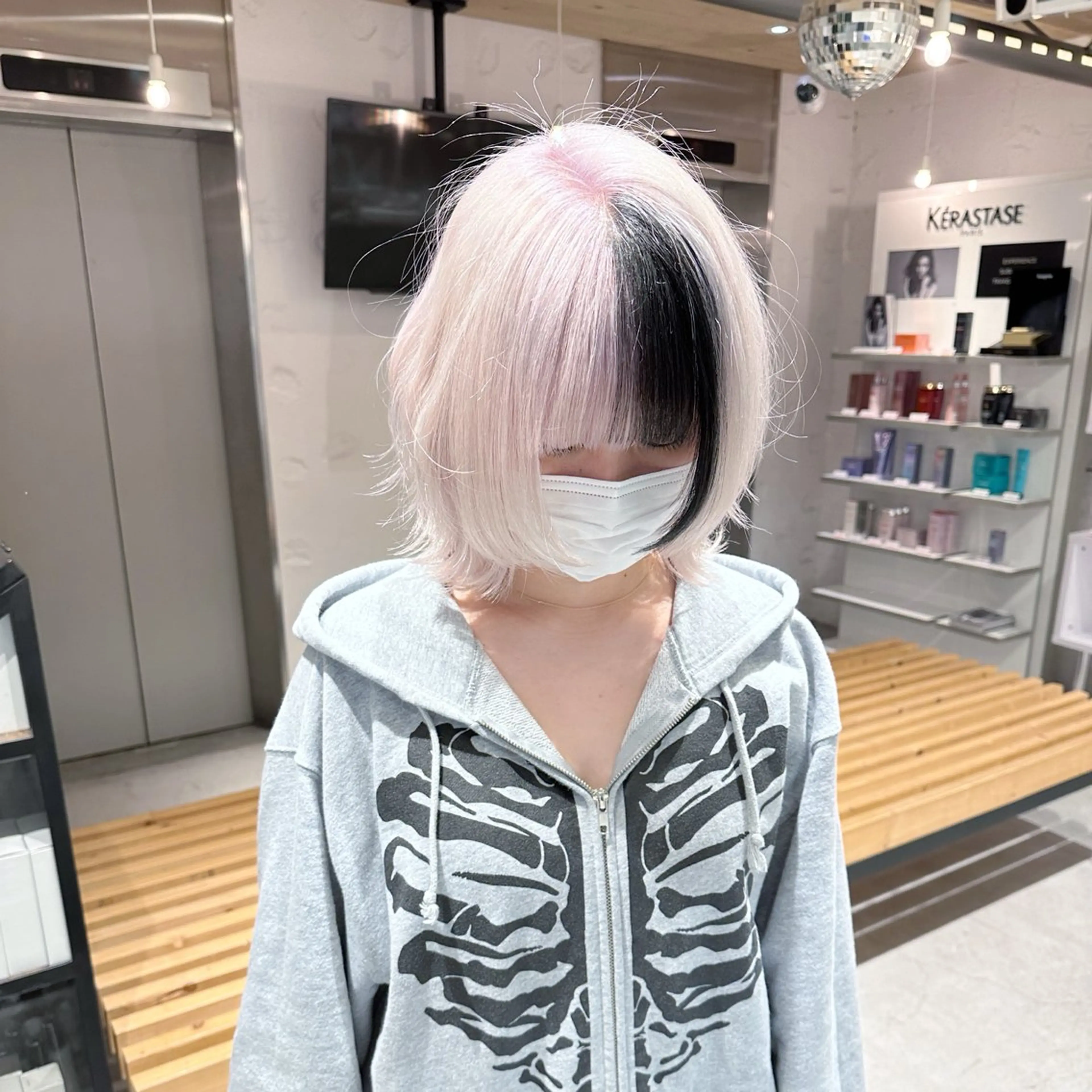 セミロング カラー ベージュカラー 黒髪 ブリーチ ケアブリーチ ダブルカラー レイヤーブリーチ特化 ホワイト専門/岸のヘアスタイル