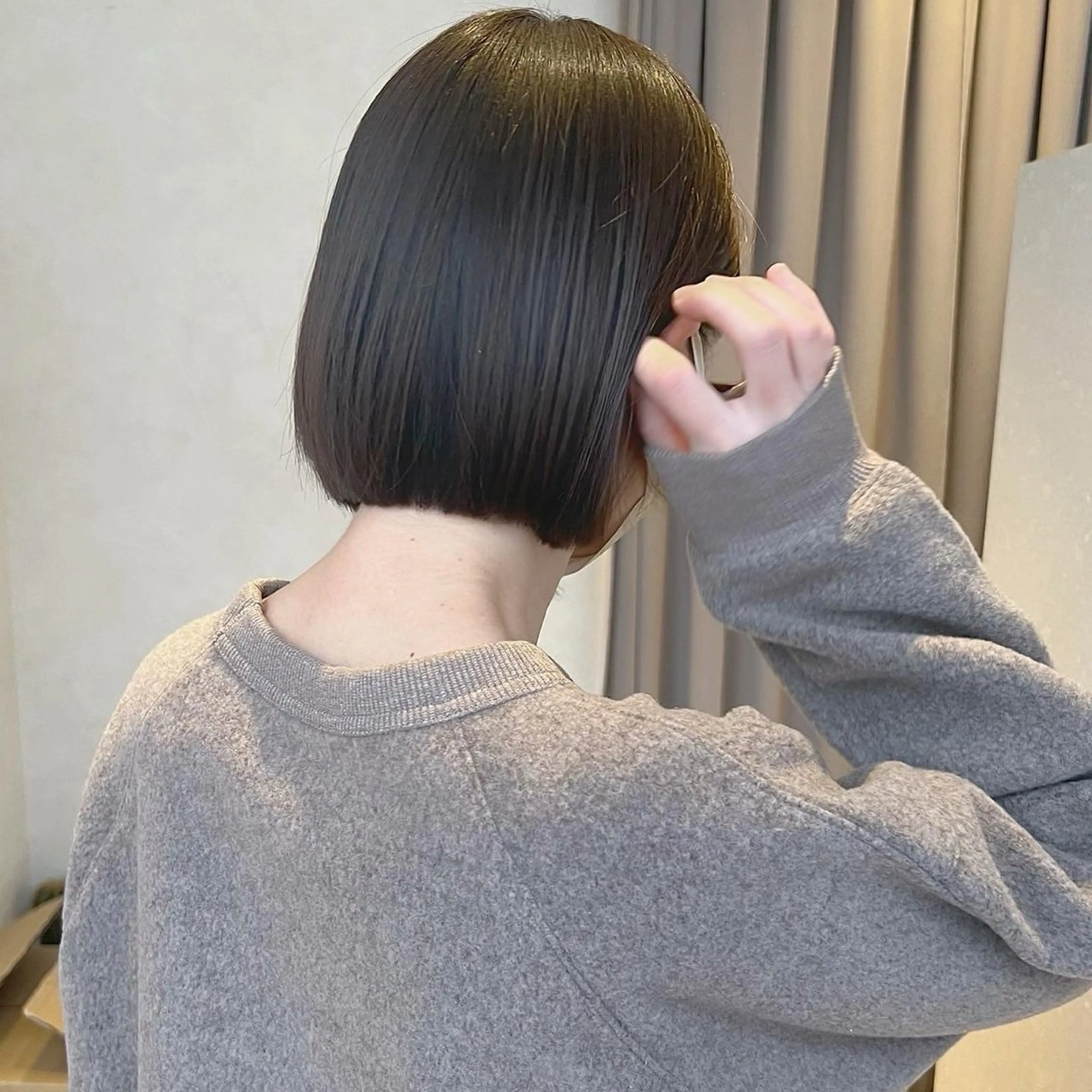 ショート カラー 松本 凪のヘアスタイル