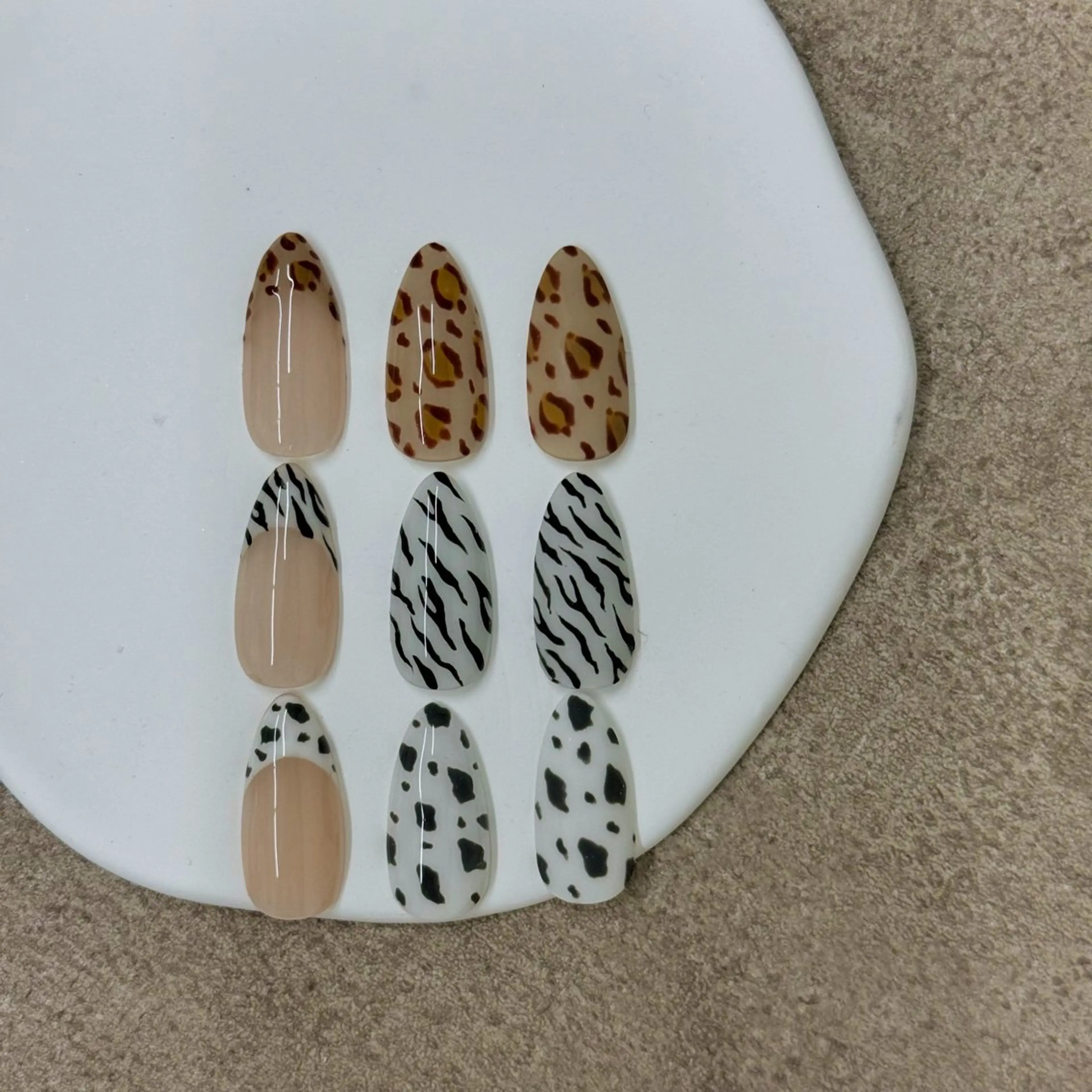 ネイル アニマル柄 Sant Esperanzaのネイルデザイン