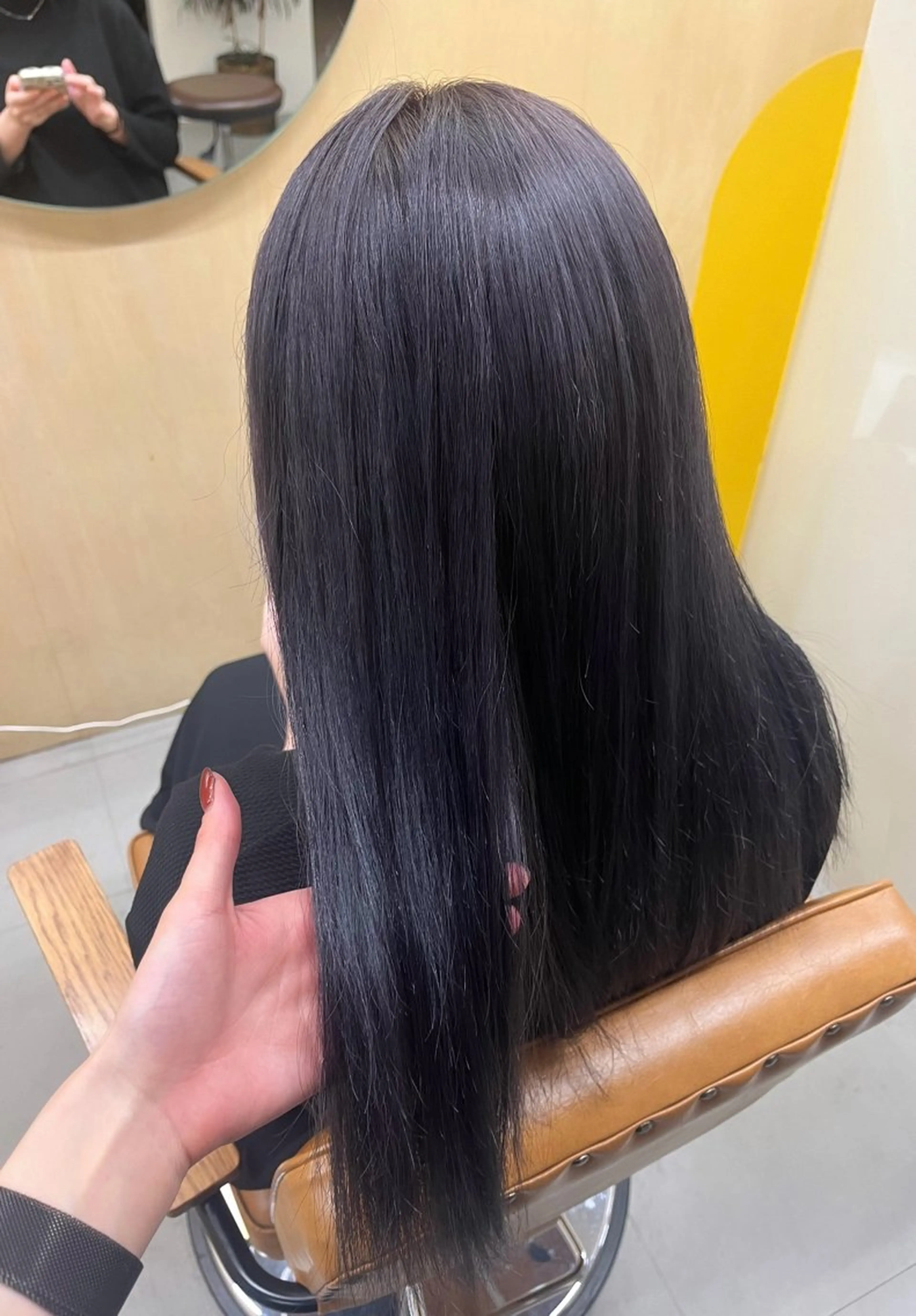 カラー ブリーチ 新美 あかねのヘアスタイル