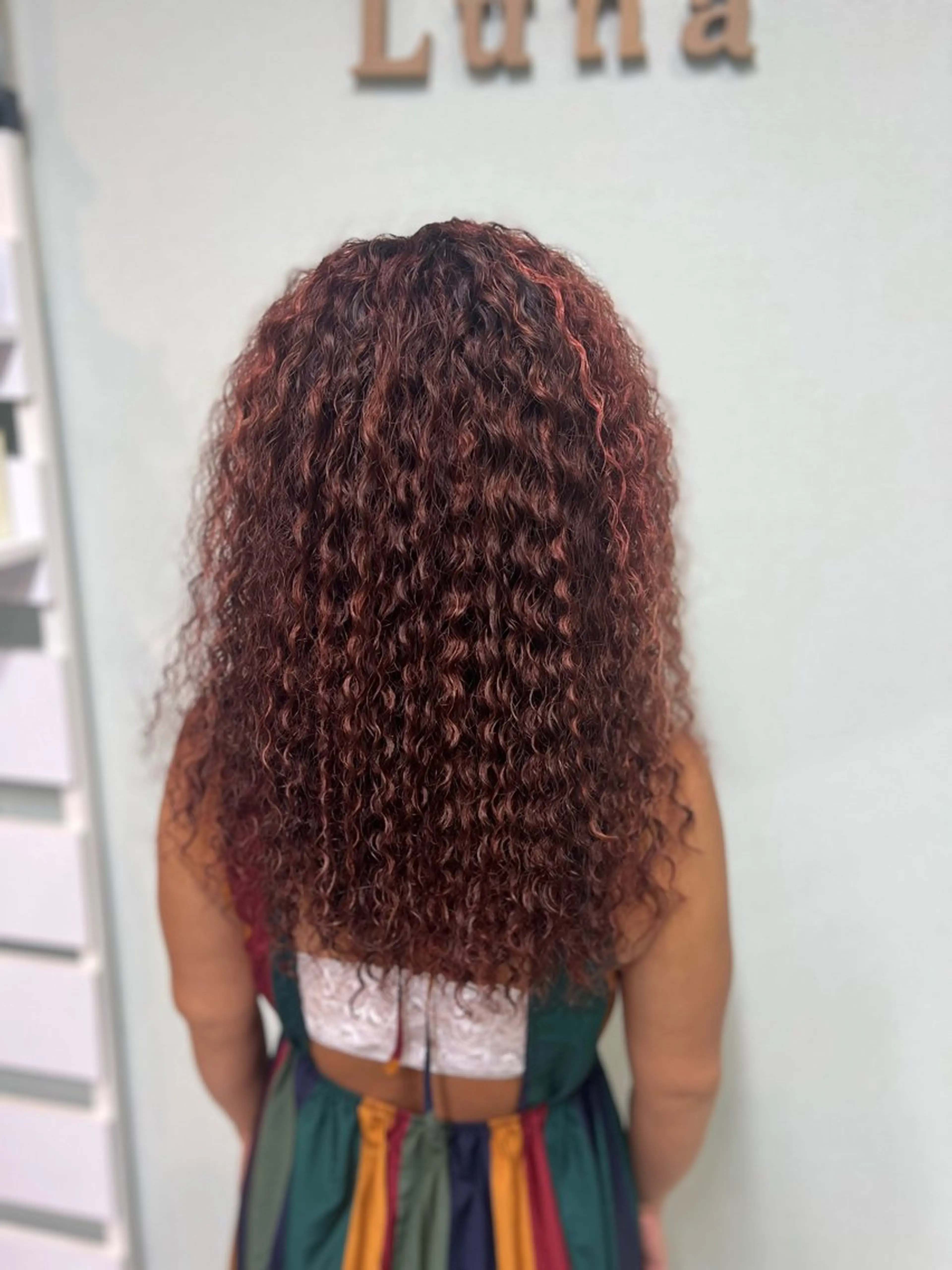 ロング カラー パーマ ハイライトカラー ハイライト スパイラルパーマ ビューティサロン 月麗(ルナ)のヘアスタイル