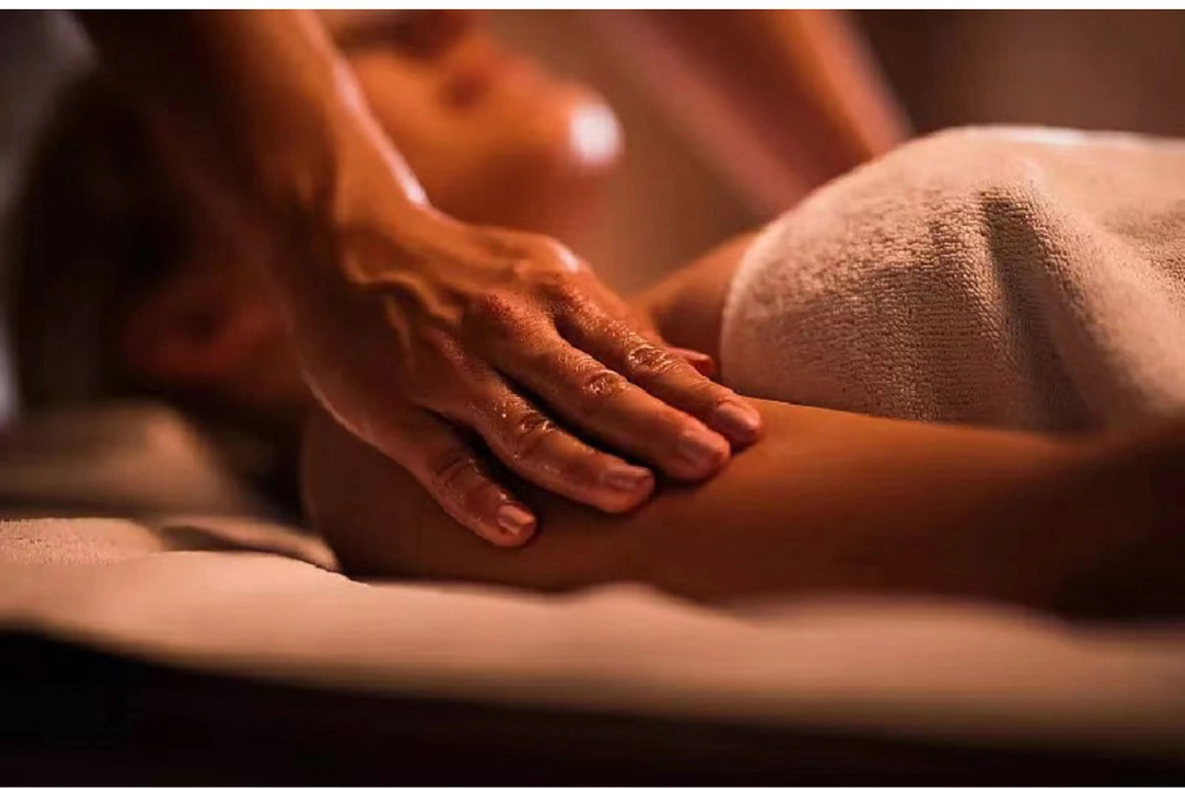 マホ・PC疲れのアロマ50分+デコルテ10分+改善整体30分+10分ヘッド¥8900円の写真