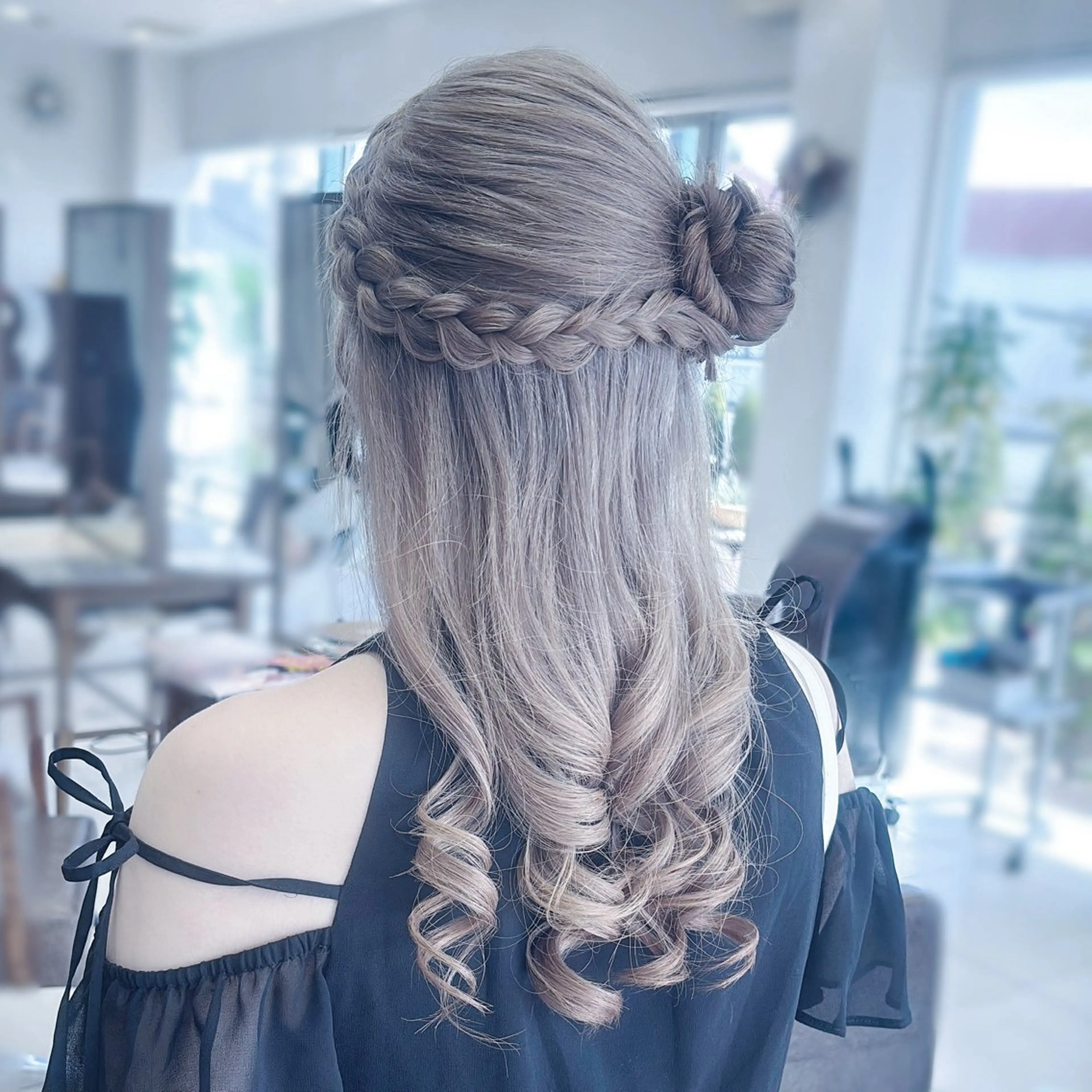 ロング ヘアアレンジ ヘアセット 寒色/デザインカラー 🪽_マヒルのマツエク・マツパデザイン