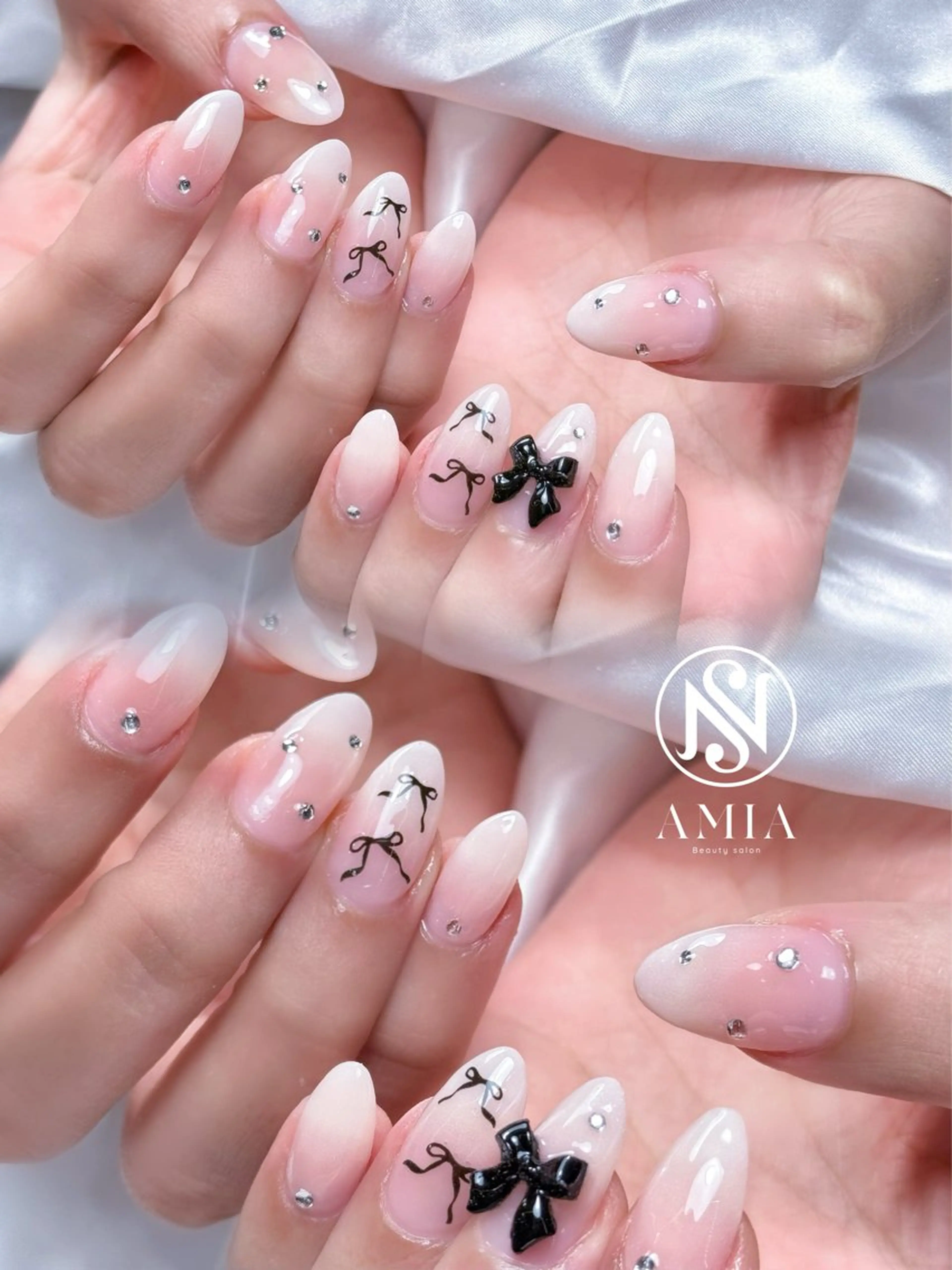 ミディアム ハンドネイル 🌟AMIA BEAUTY🌟のネイルデザイン