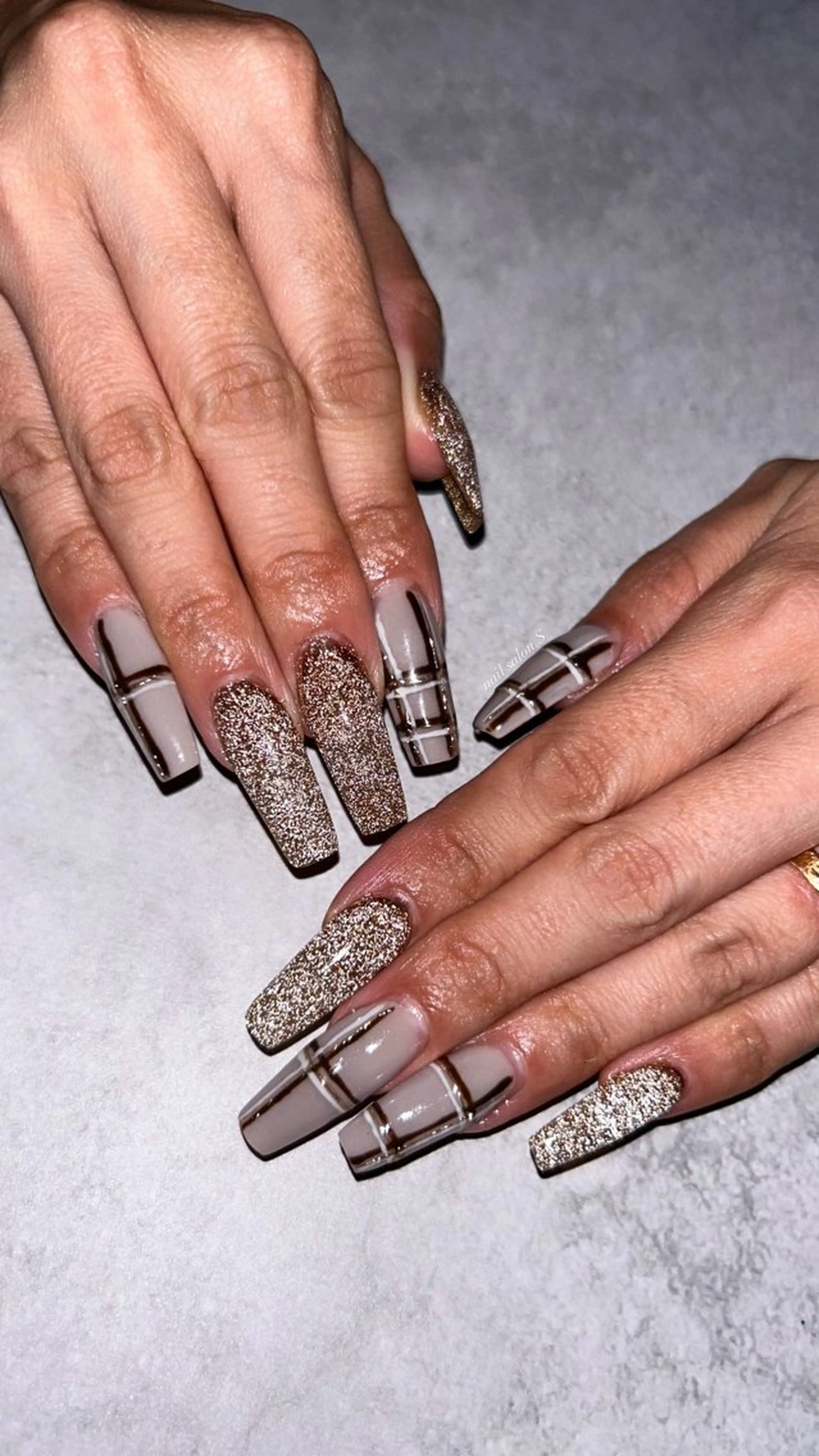 ネイル フラッシュネイル 韓国ネイル ロングネイル スカルプネイル 冬ネイル ハンドネイル 関山 志乃のネイルデザイン