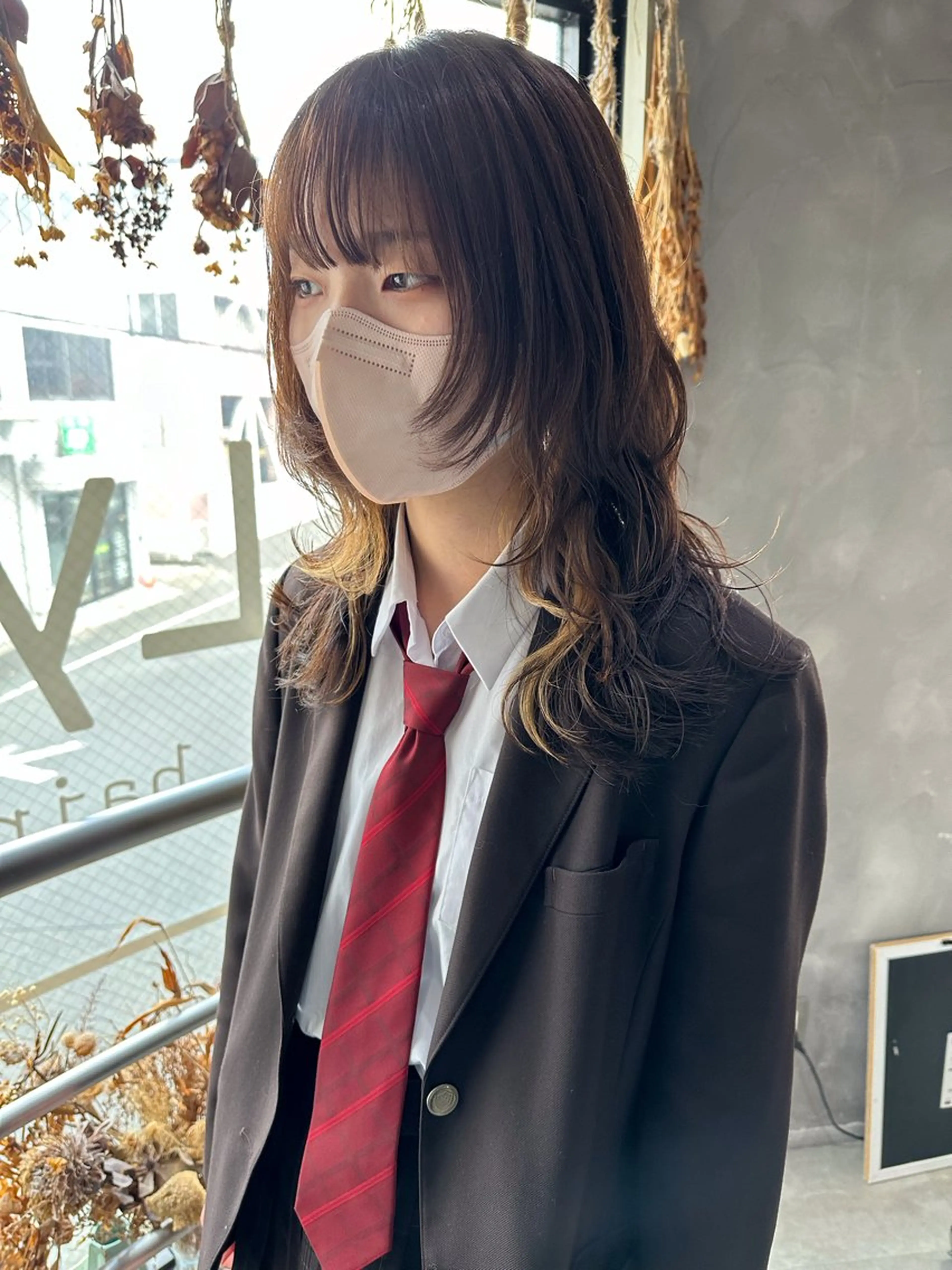 セミロング レイヤーカット ウルフカット カット ヘアカラー トリートメント ウルフ/レイヤー🪐 MANAのヘアスタイル