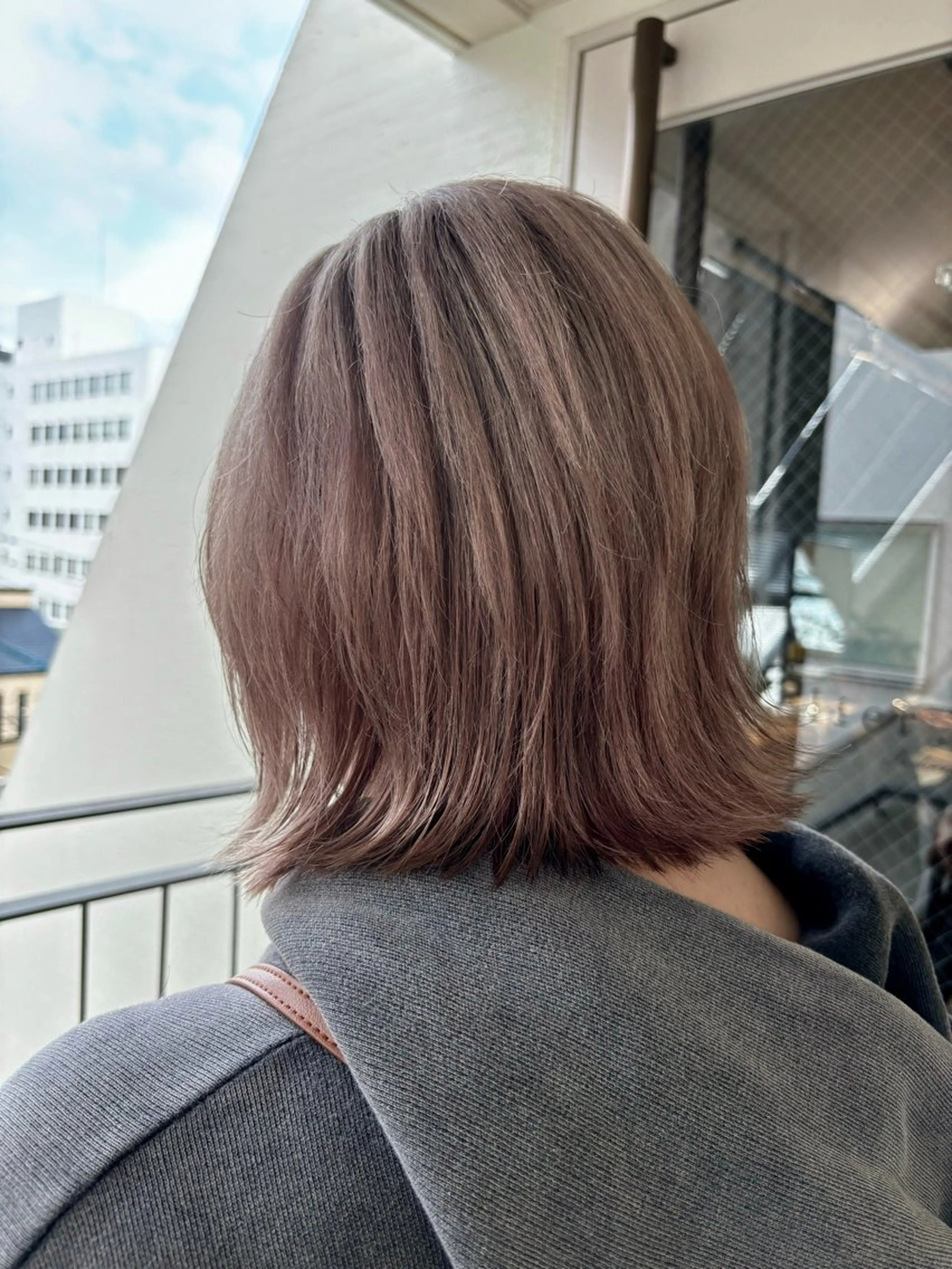 ショート カラー 透明感カラー ダブルカラー ハイライトカラー イルミナカラー インナーカラー カット ヘアカラー トリートメント misa🫧ナチュラ ル縮毛矯正/髪質改善のヘアスタイル