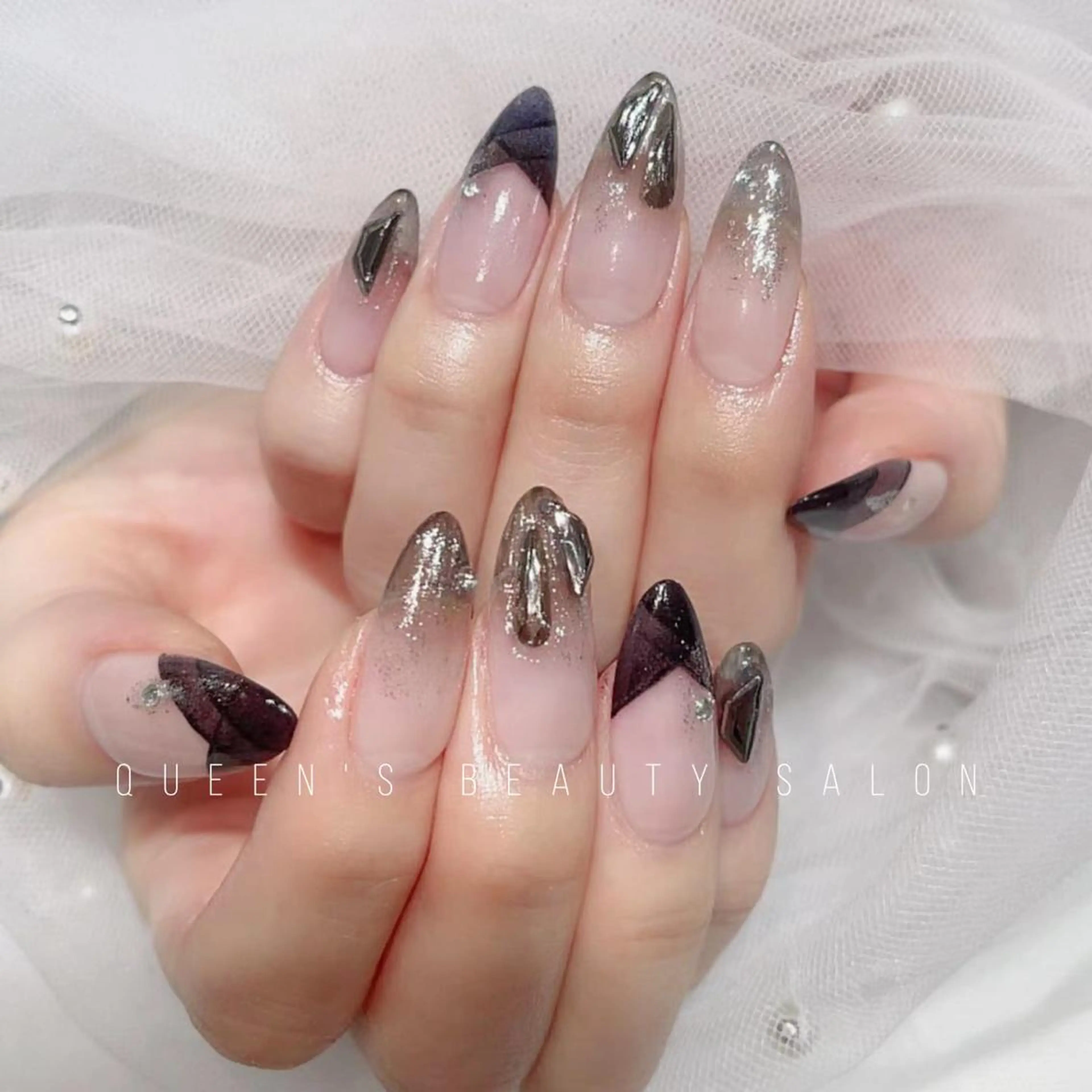 ネイル ハンドネイル Queens みなみのネイルデザイン