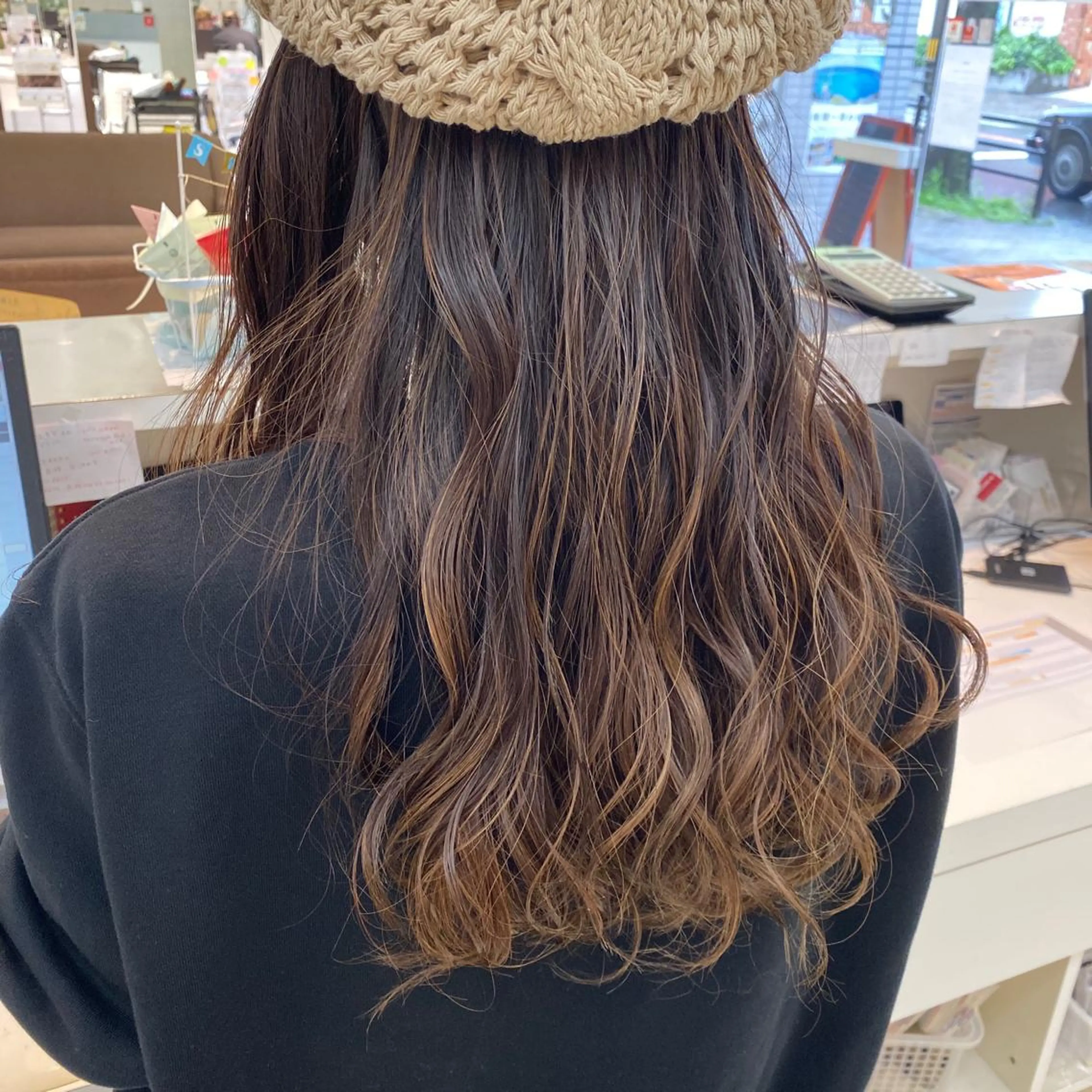 ロング カラー 渡邊 唯のヘアスタイル
