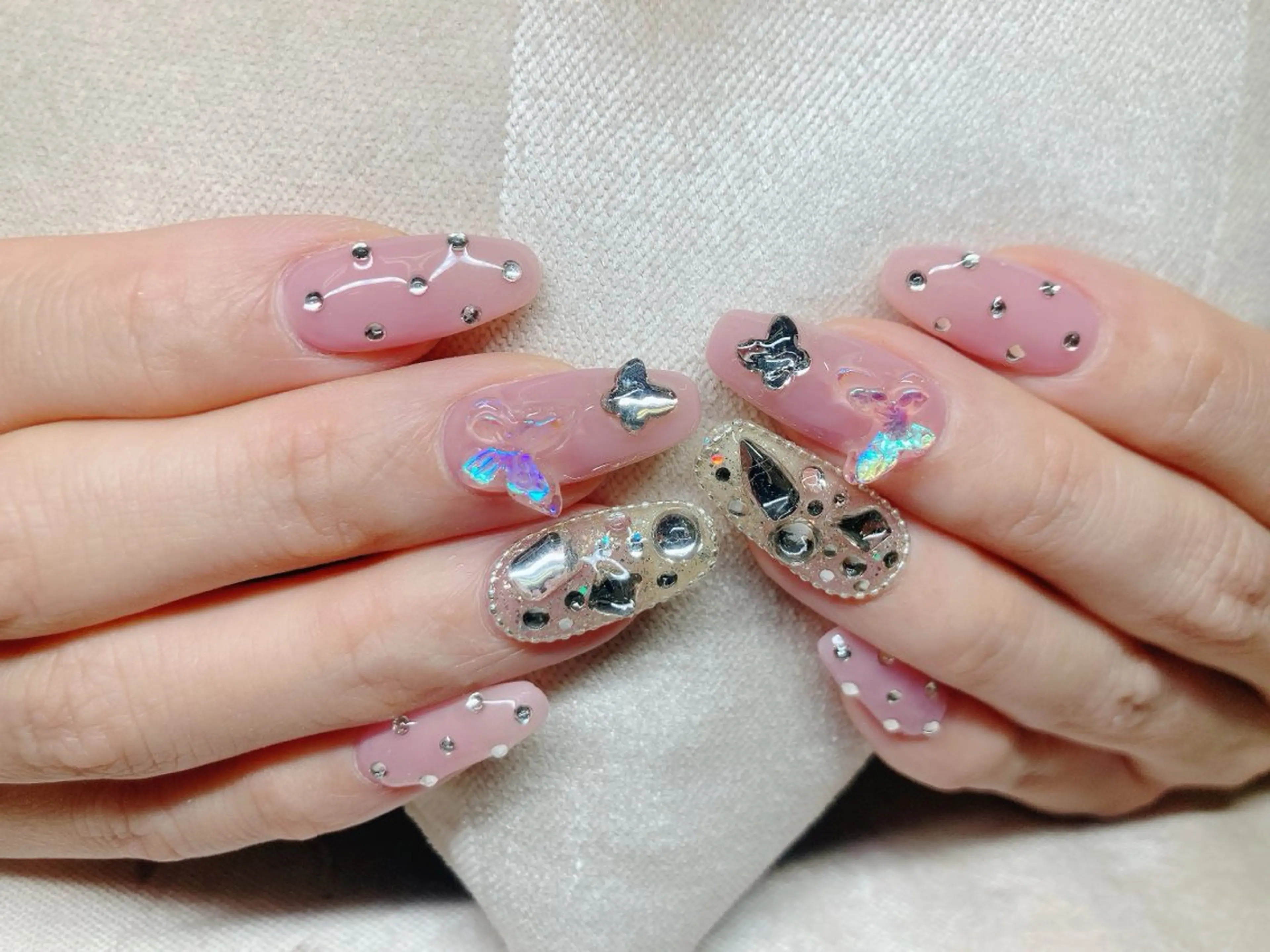 ネイル ECLAT エクラ所属・寺山 千鶴のネイルデザイン