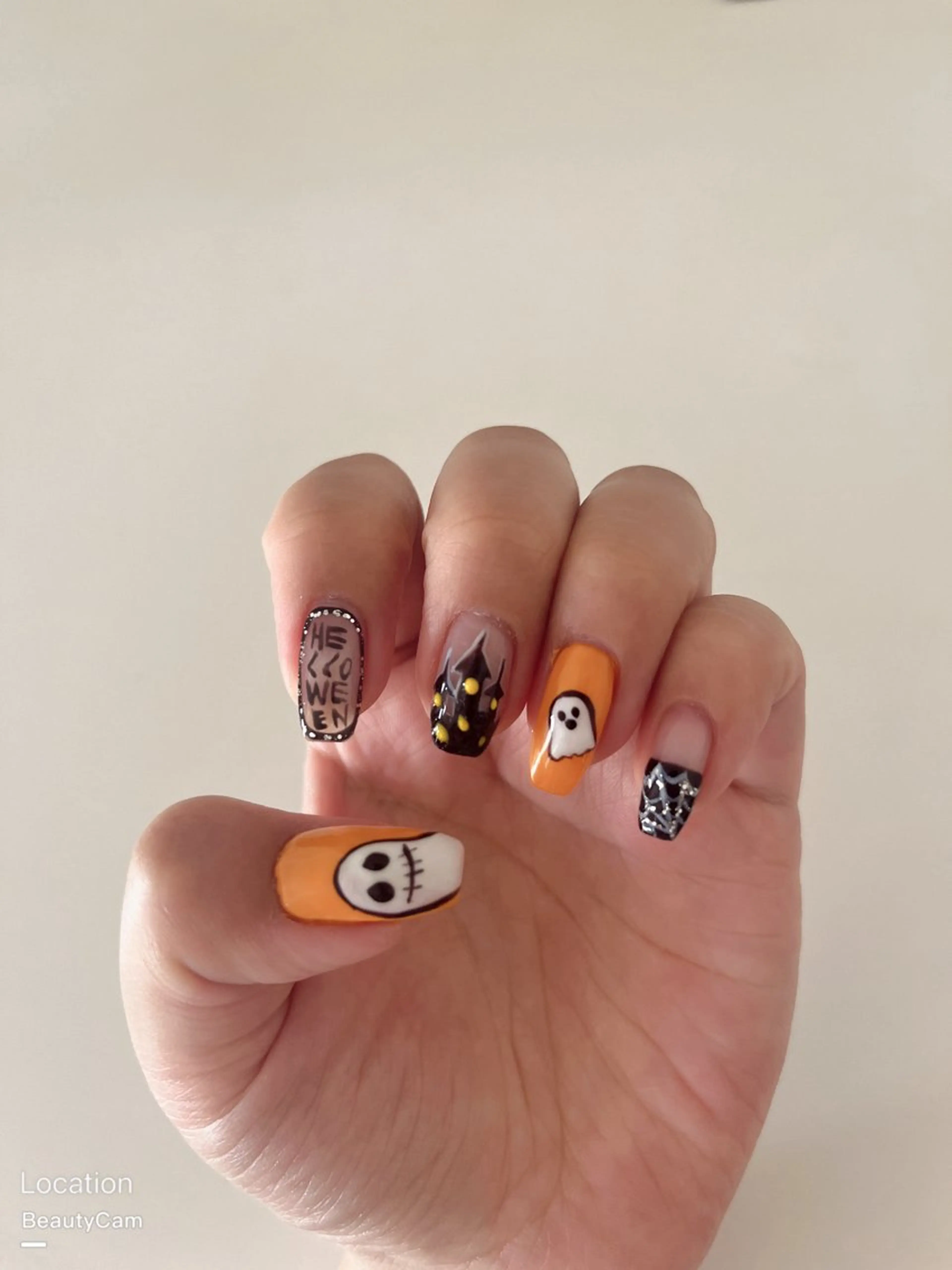 ネイル ハロウィン DoReMiサロン チョウのネイルデザイン