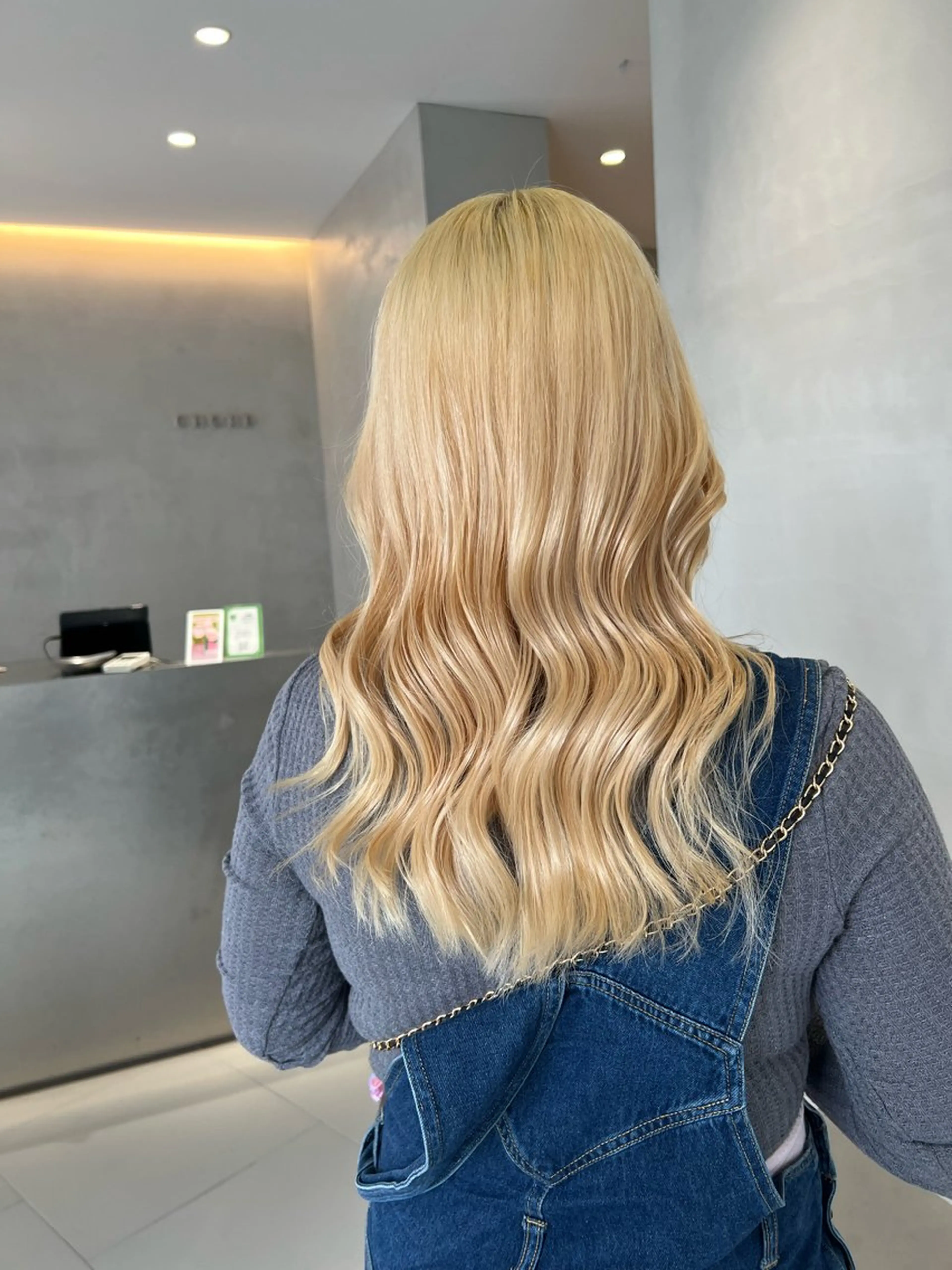 セミロング カラー 抜きっぱなしブロンド ブロンド 🦄Rena 🦄のヘアスタイル