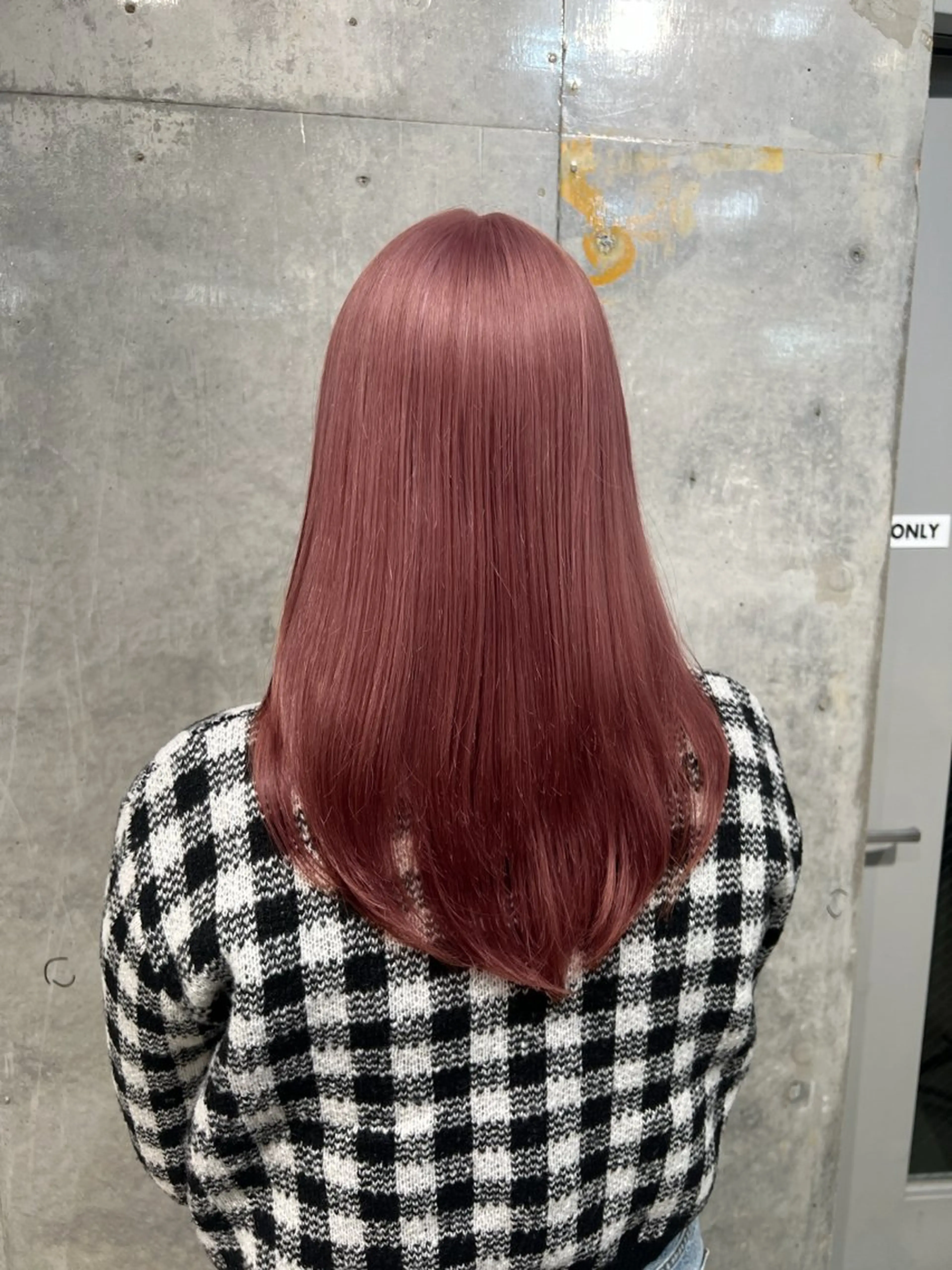 カラー ベージュカラー ピンクカラー ピンクベージュ ヘアカラー はなえ/ブリーチ/複 雑履歴修正のヘアスタイル