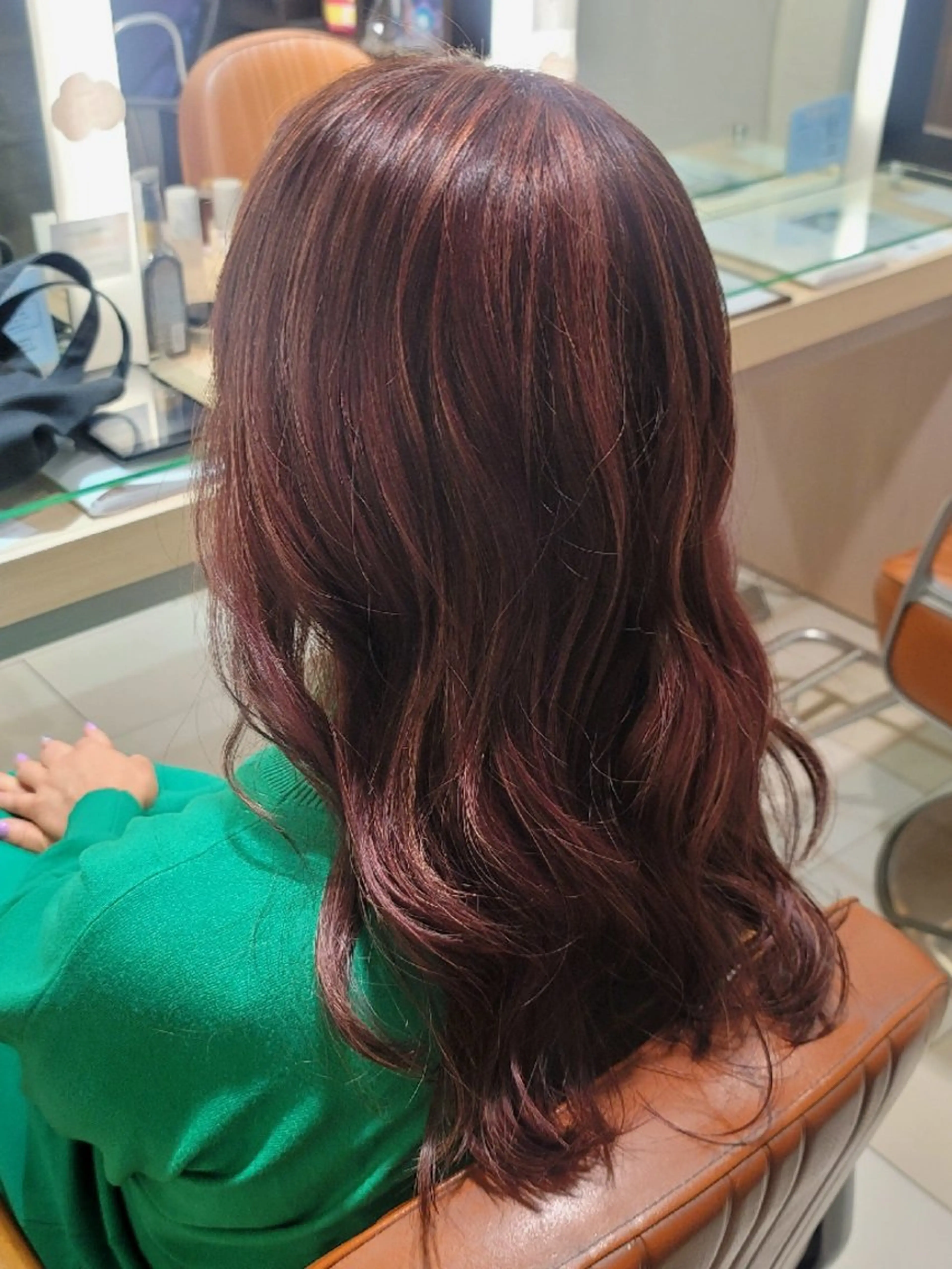 セミロング カラー ハイライトカラー ピンクカラー ハイライト カットモデル/ セット/宮里心香のヘアスタイル