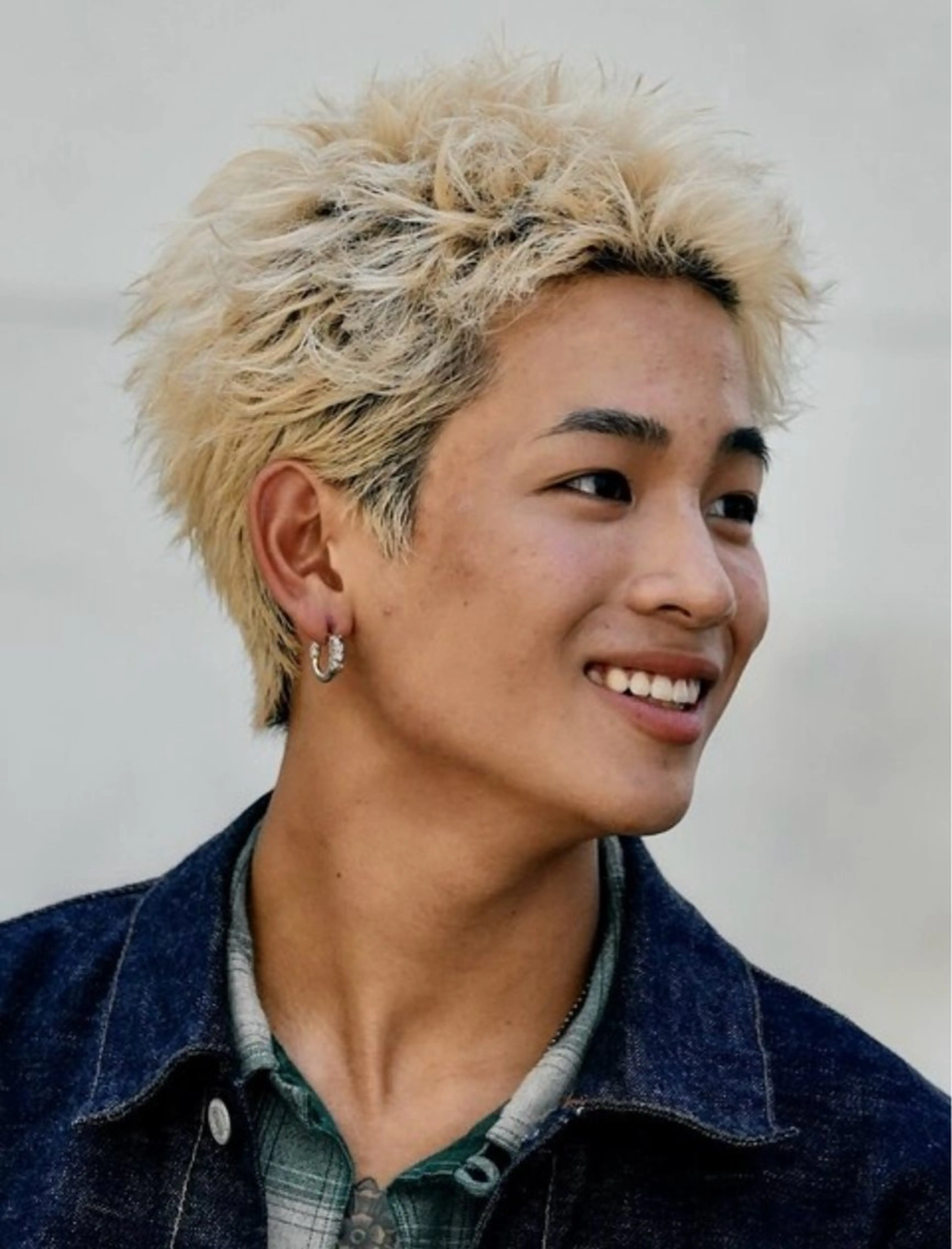 ショート カラー ブリーチ ヘアカラー fifth栄|波巻き 職人🌀ゆうとのヘアスタイル