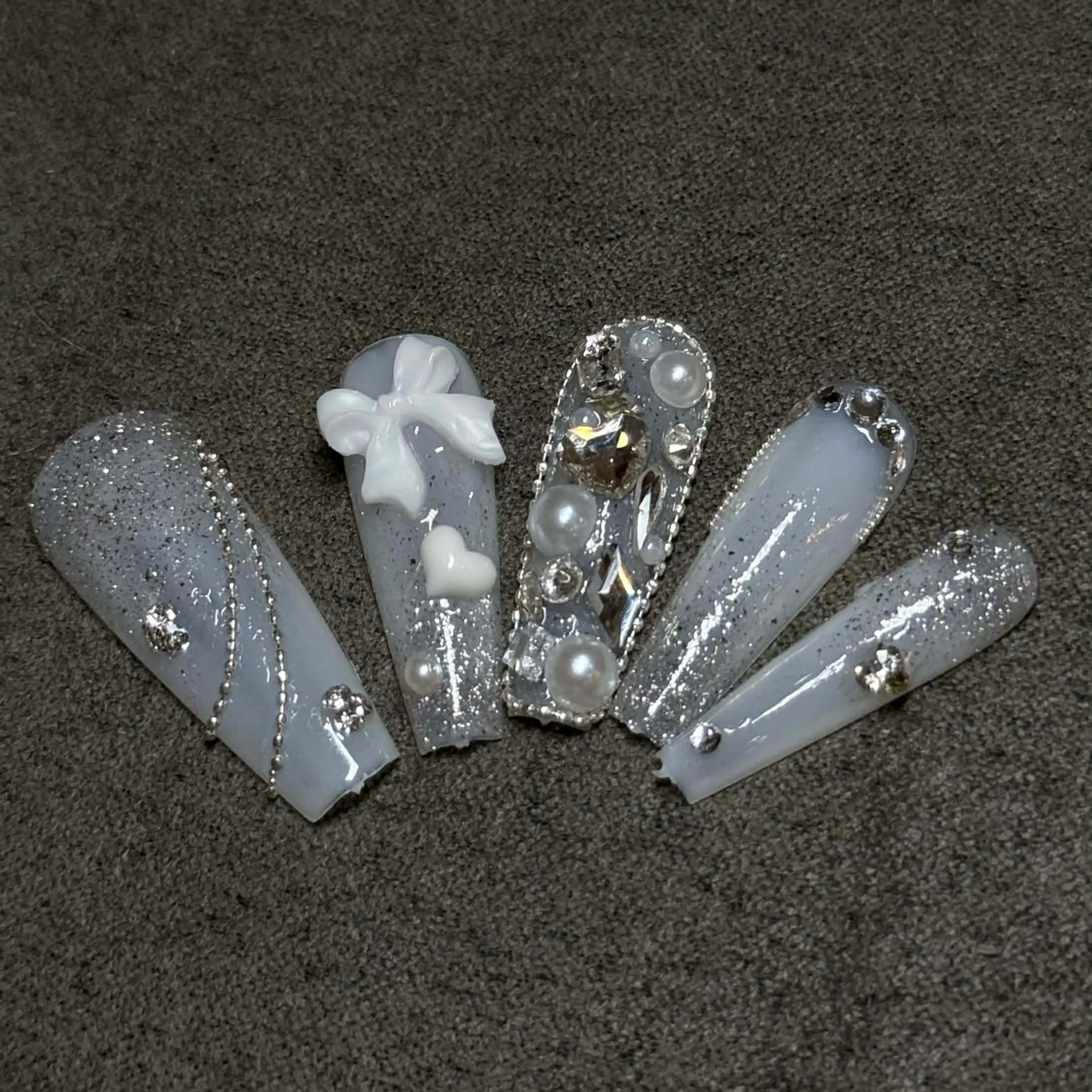 ネイル MQueen ネイルサロンマルのネイルデザイン