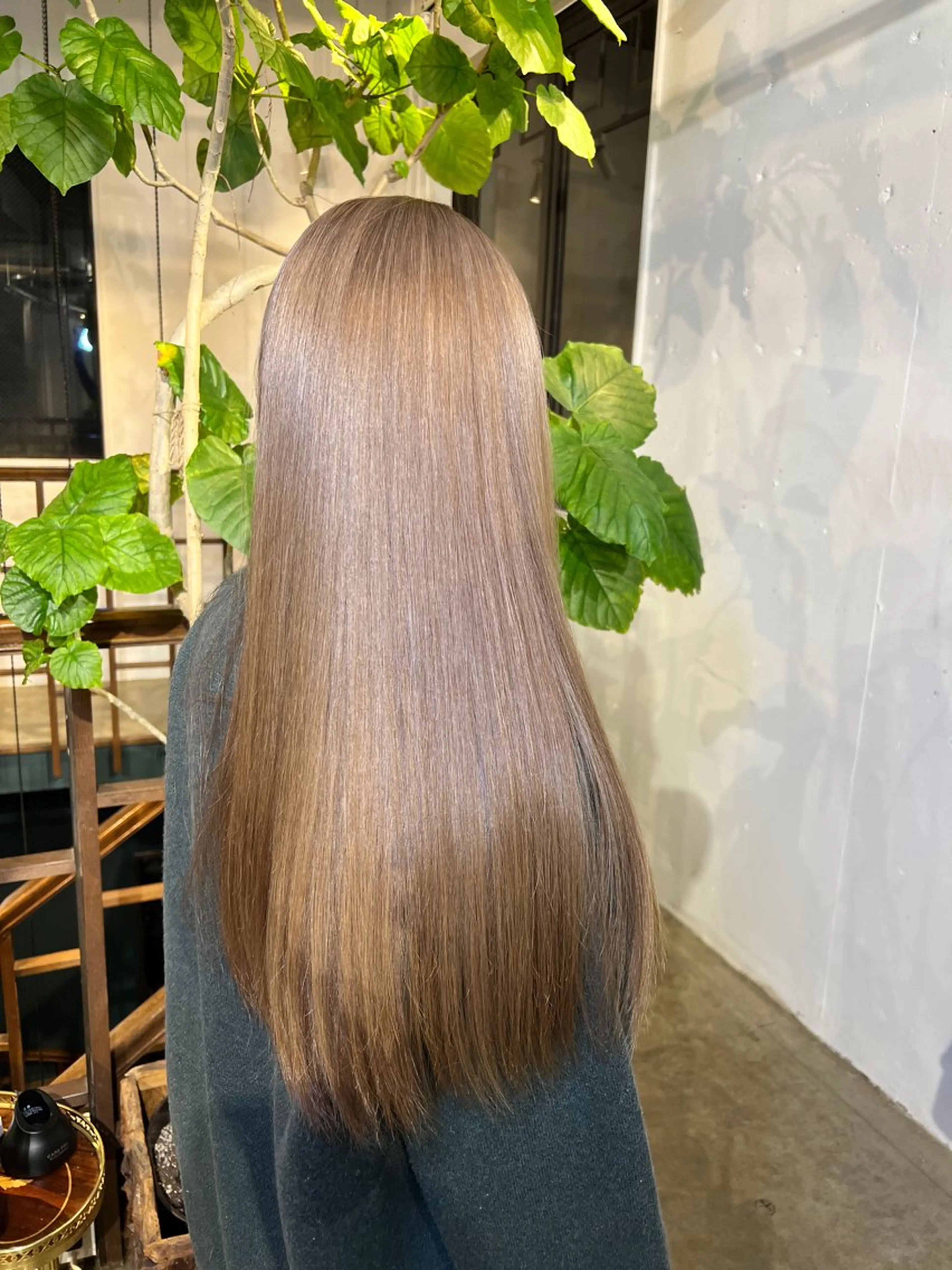 カラー ベージュカラー ミルクティーベージュ ヘアカラー UMEDA RYUHEIのヘアスタイル