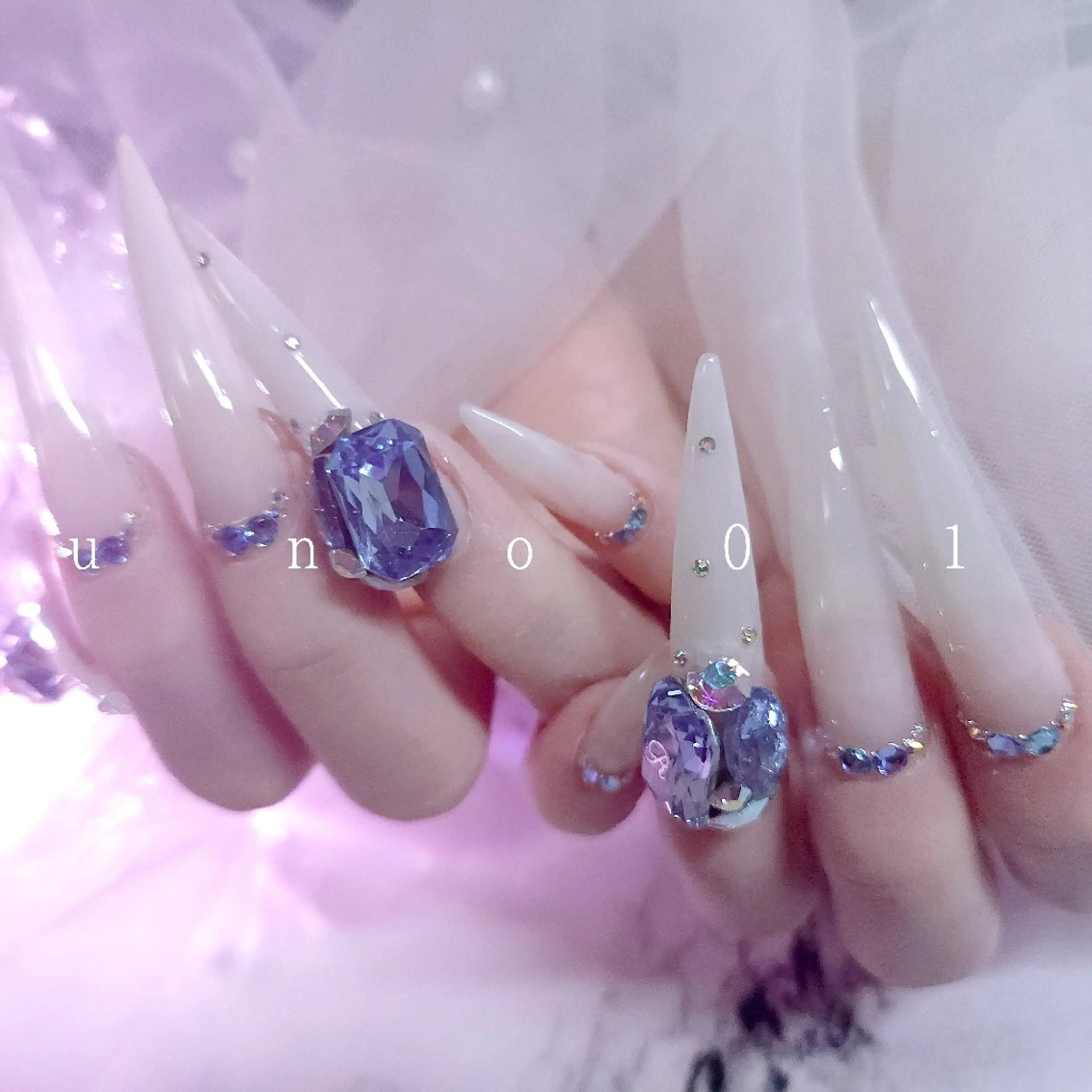 ネイル ロングネイル ハンドネイル 梅田🦄中崎町🩵 u n o 0 1のネイルデザイン