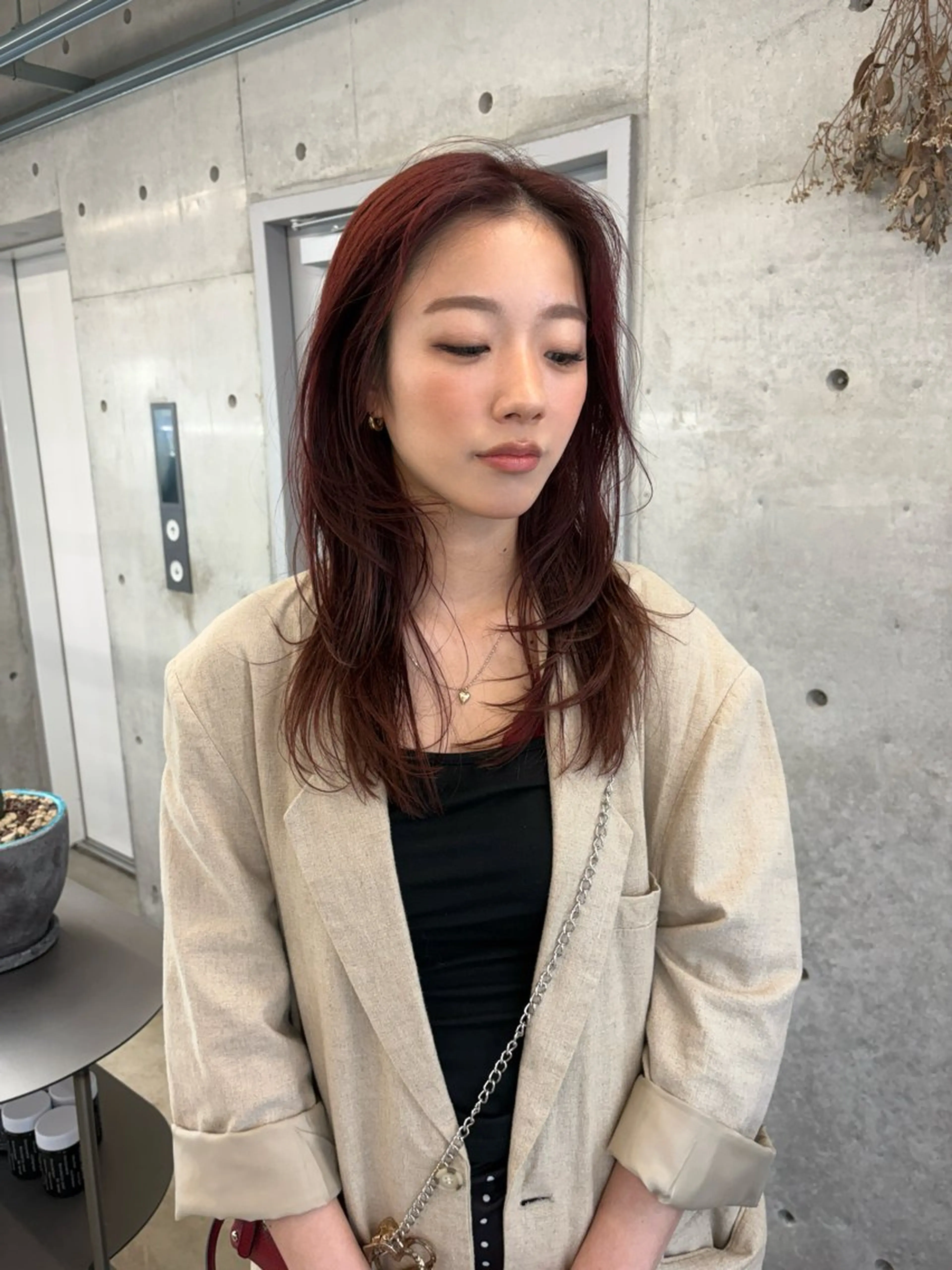 ミディアム フジイ トワのヘアスタイル