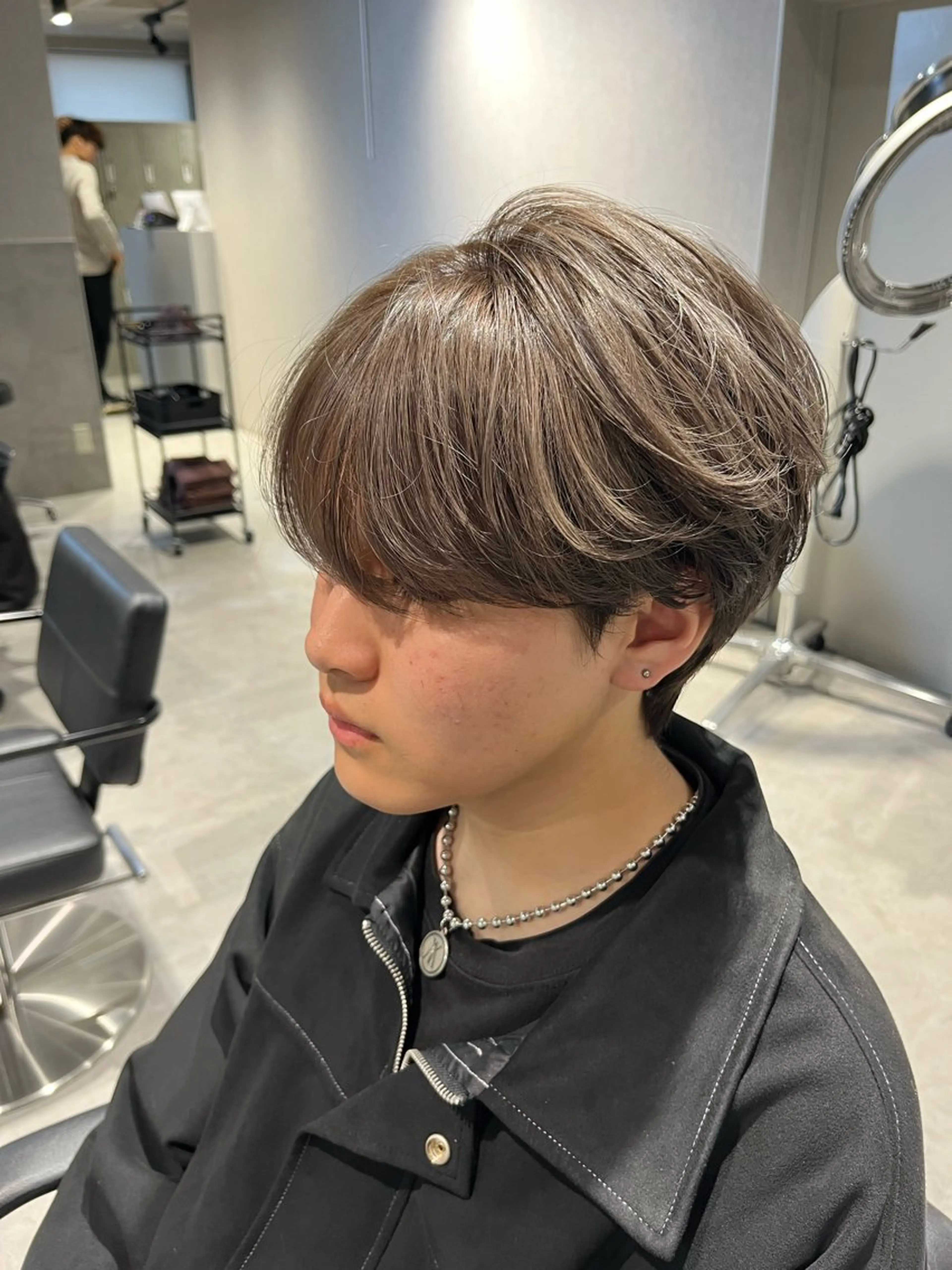 ショート カラー パーマ メンズ メンズブリーチ メンズパーマ ブリーチ グレージュ シルバー 【メンズ縮毛矯正/ Ryokaのヘアスタイル