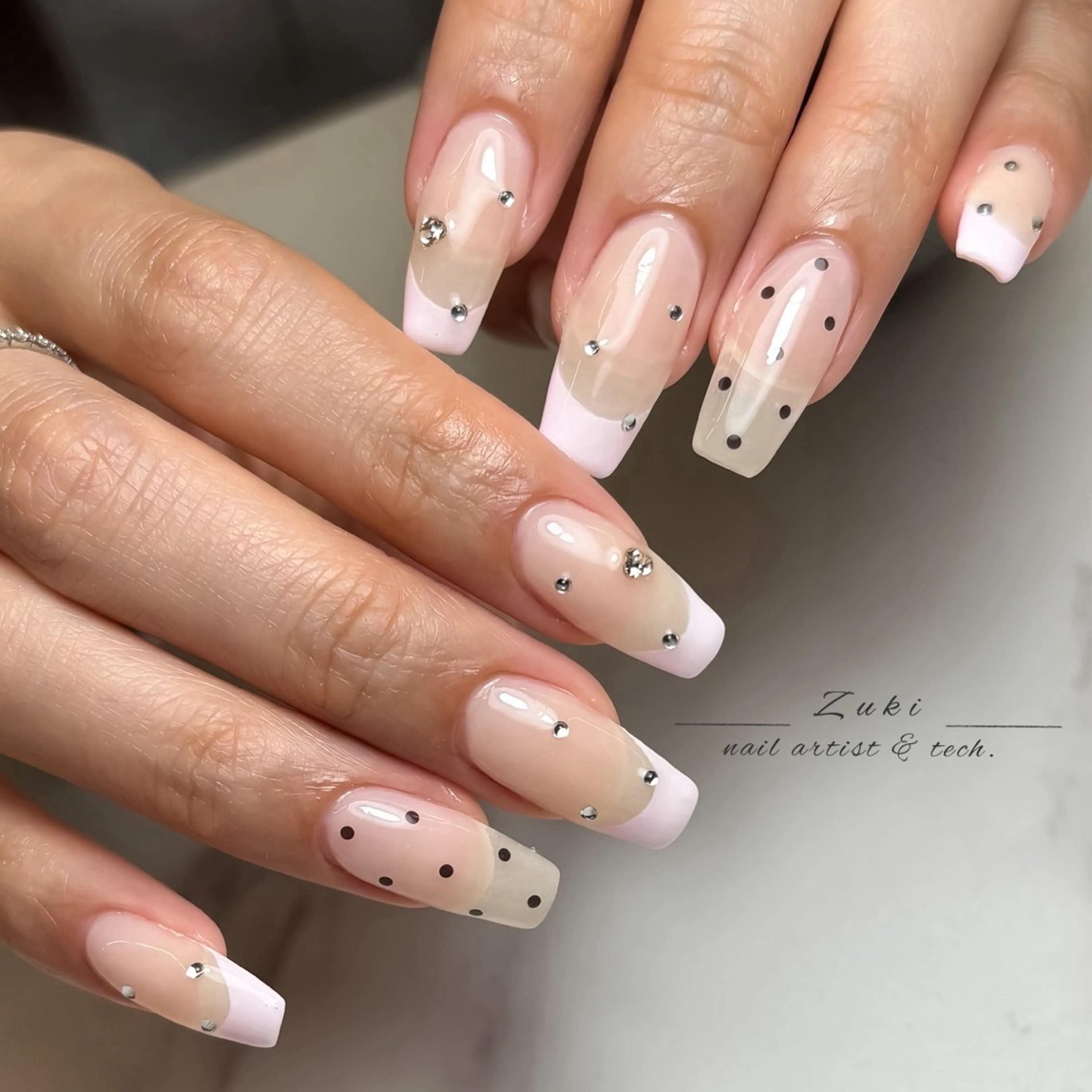ネイル アートネイル フレンチネイル マグネットネイル ニュアンスネイル 春ネイル ハンドネイル zuki🌔nail ┆堺筋本町・心斎橋のネイルデザイン