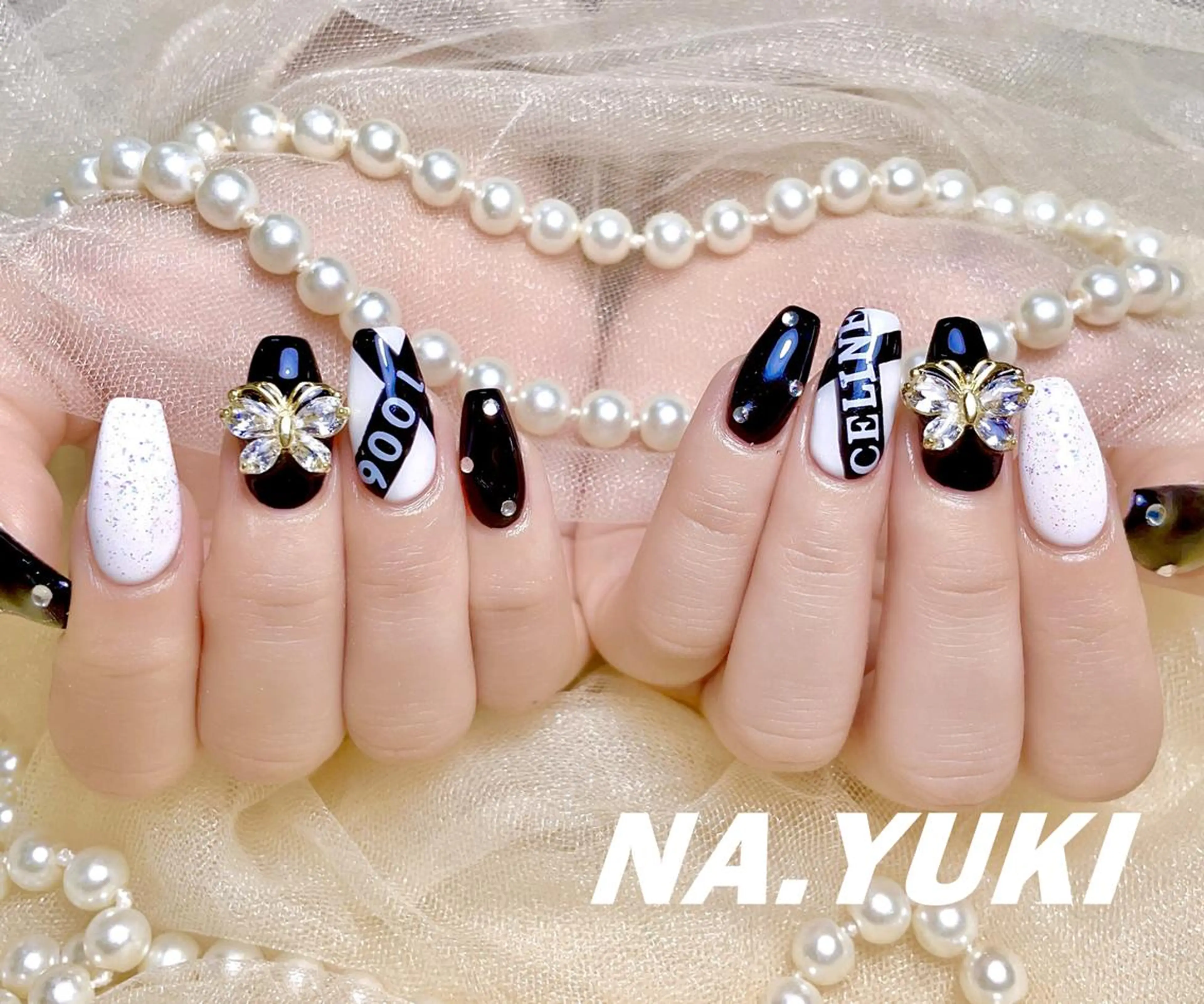 ネイル ハンドネイル ハンドケア 🌷 Mooning 🌷のネイルデザイン