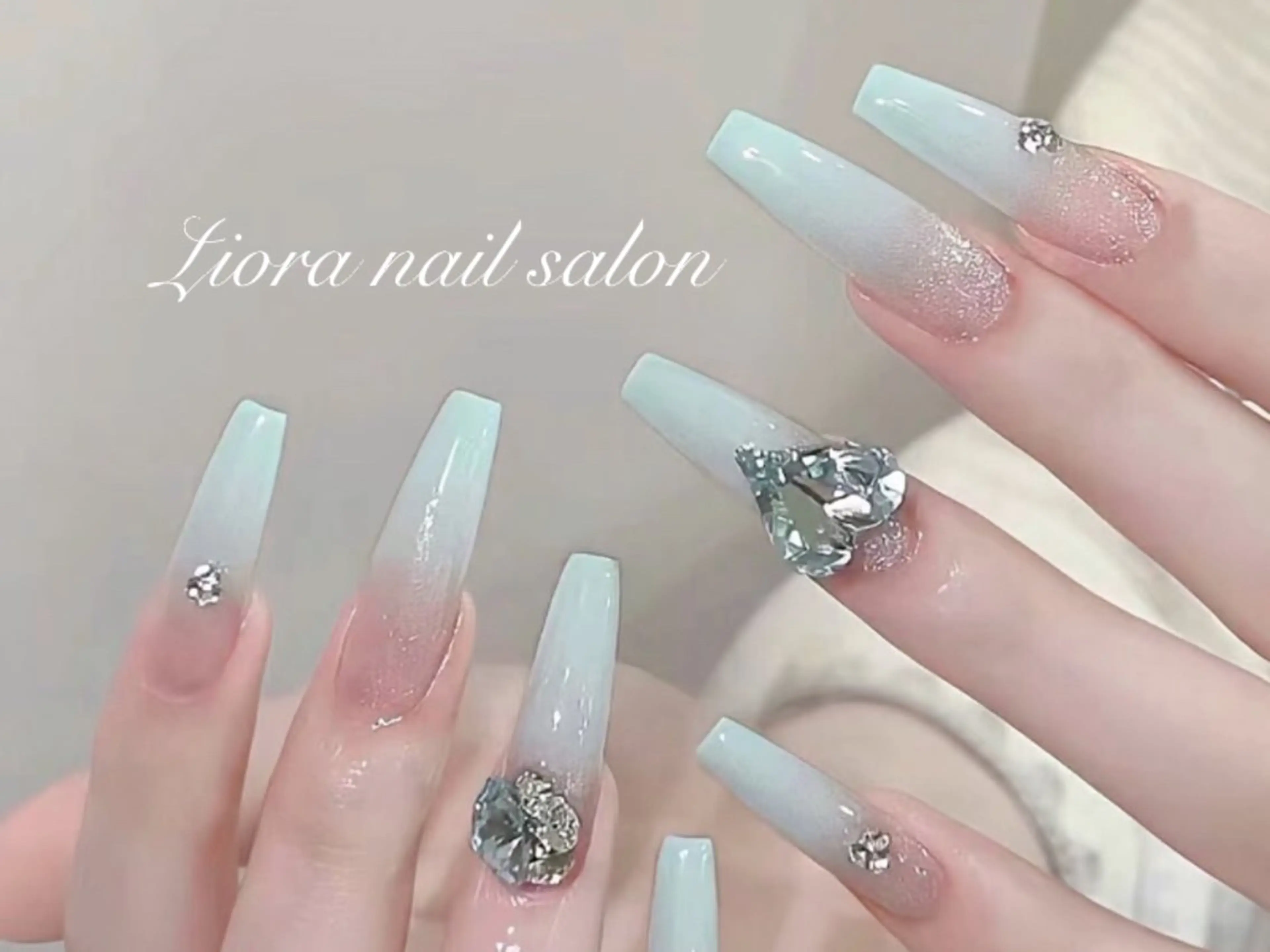 ネイル フレンチネイル ジェルネイル ガーリー グラデーション キラキラネイル ハンドネイル Liora nail スカルプ専門店のネイルデザイン