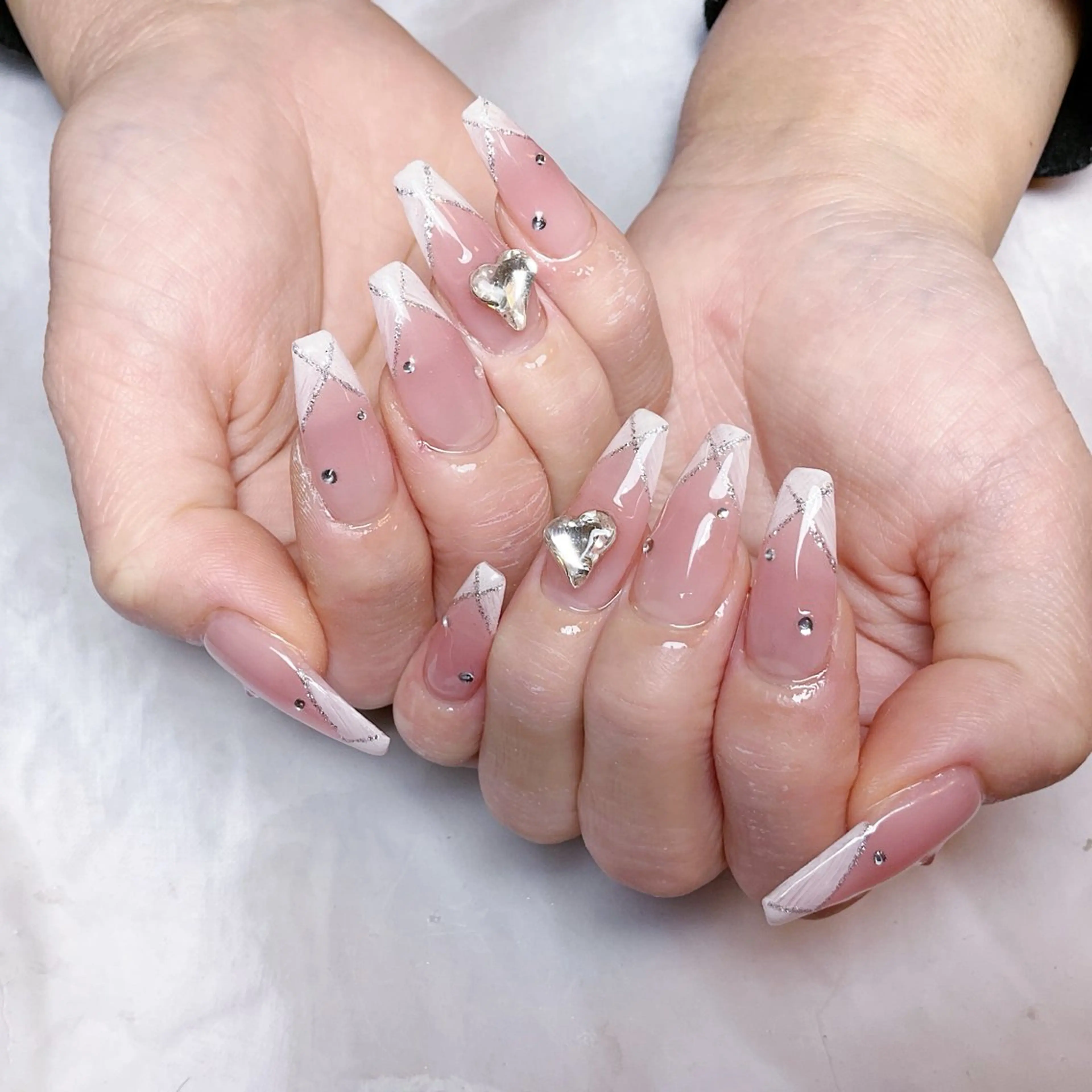 ネイル ハンドネイル 🍭Yun nail hyejin🌸のネイルデザイン