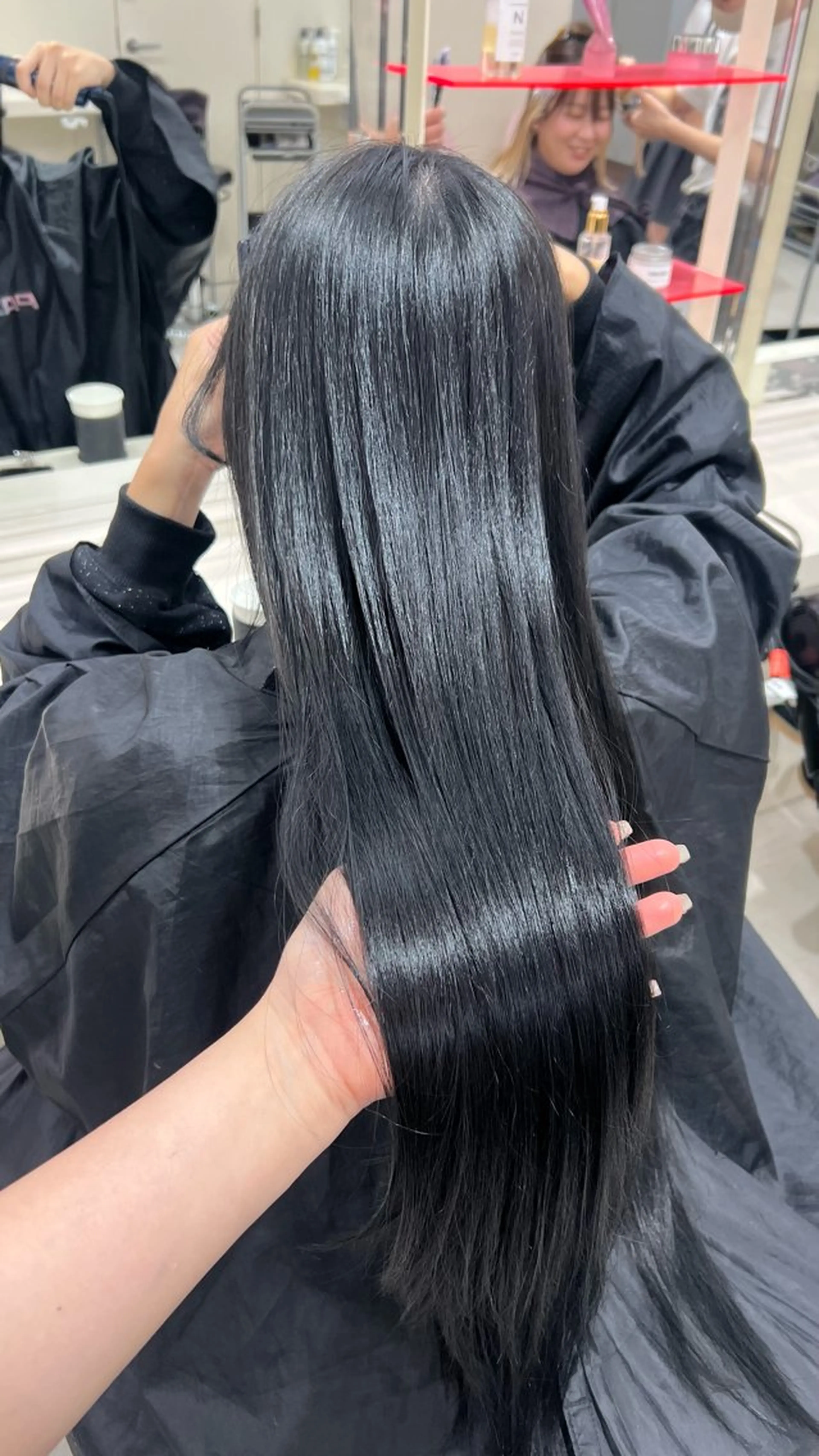 ロング カラー ヘアアレンジ 韓国レイヤー＆ピンク 艶髪🩶maikoのヘアスタイル