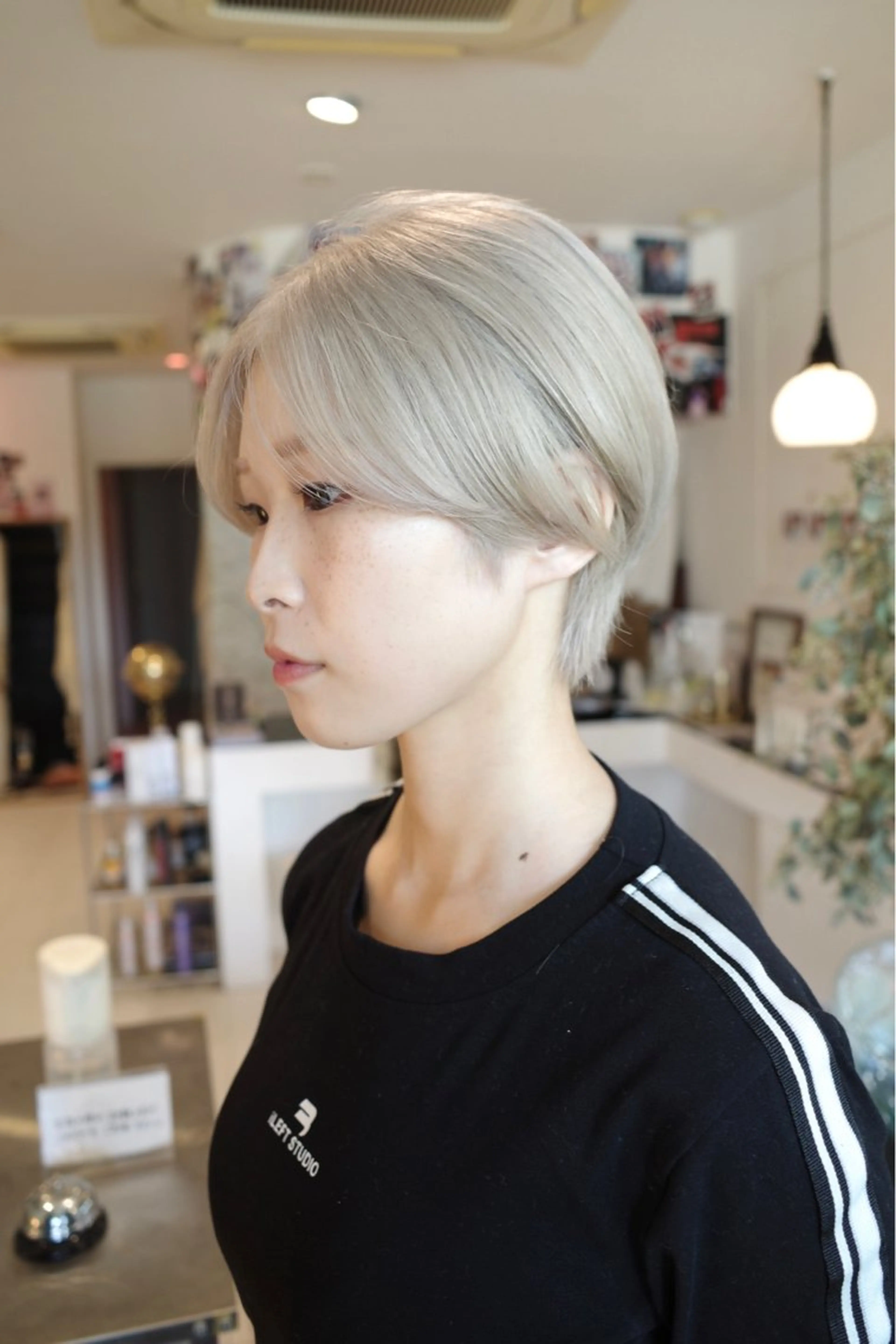 ショート カラー nishiura nanasaのヘアスタイル