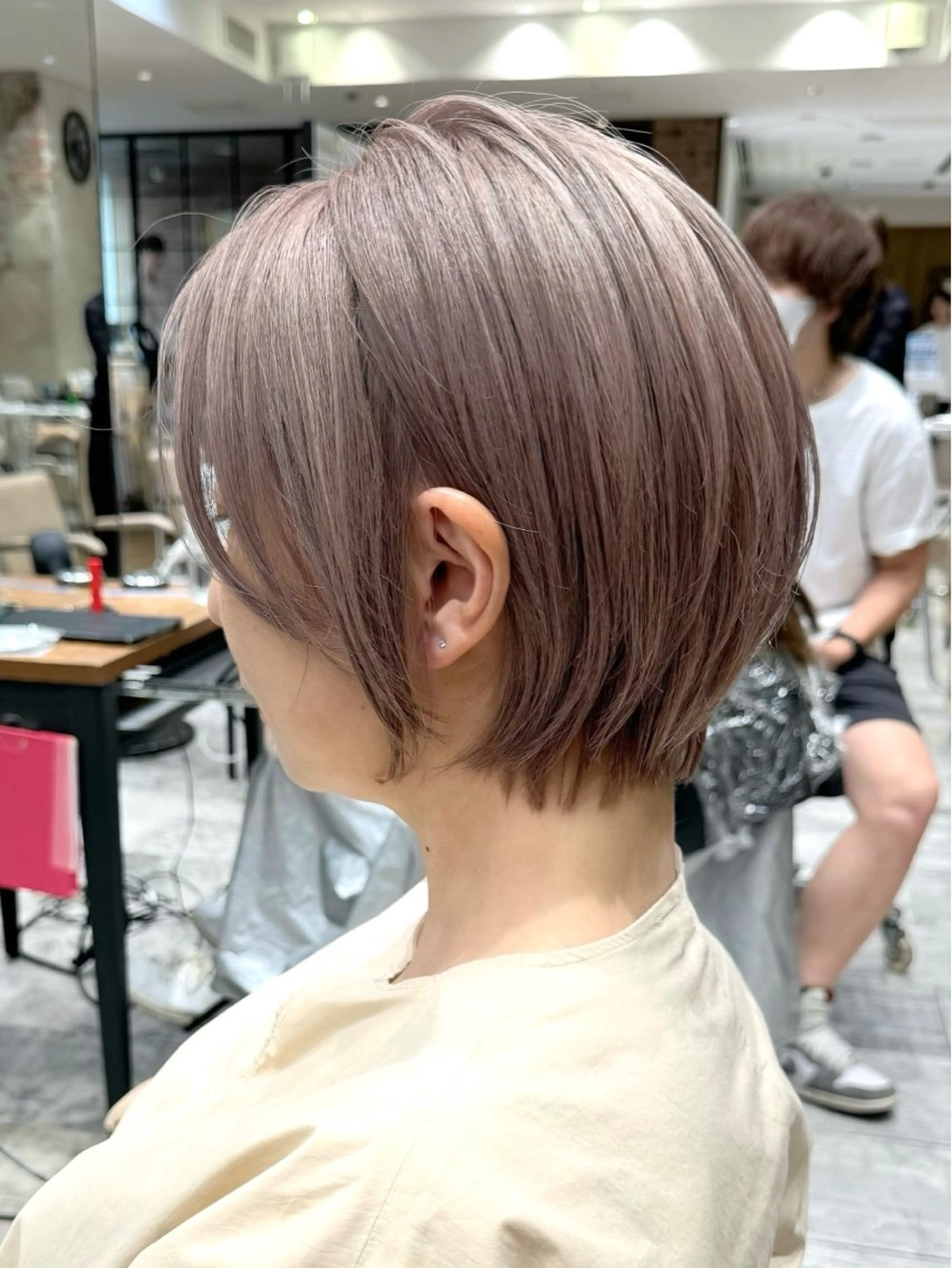 ショート カラー カット ヘアカラー トリートメント 💍新宿ショート 💍岩田莉奈のヘアスタイル