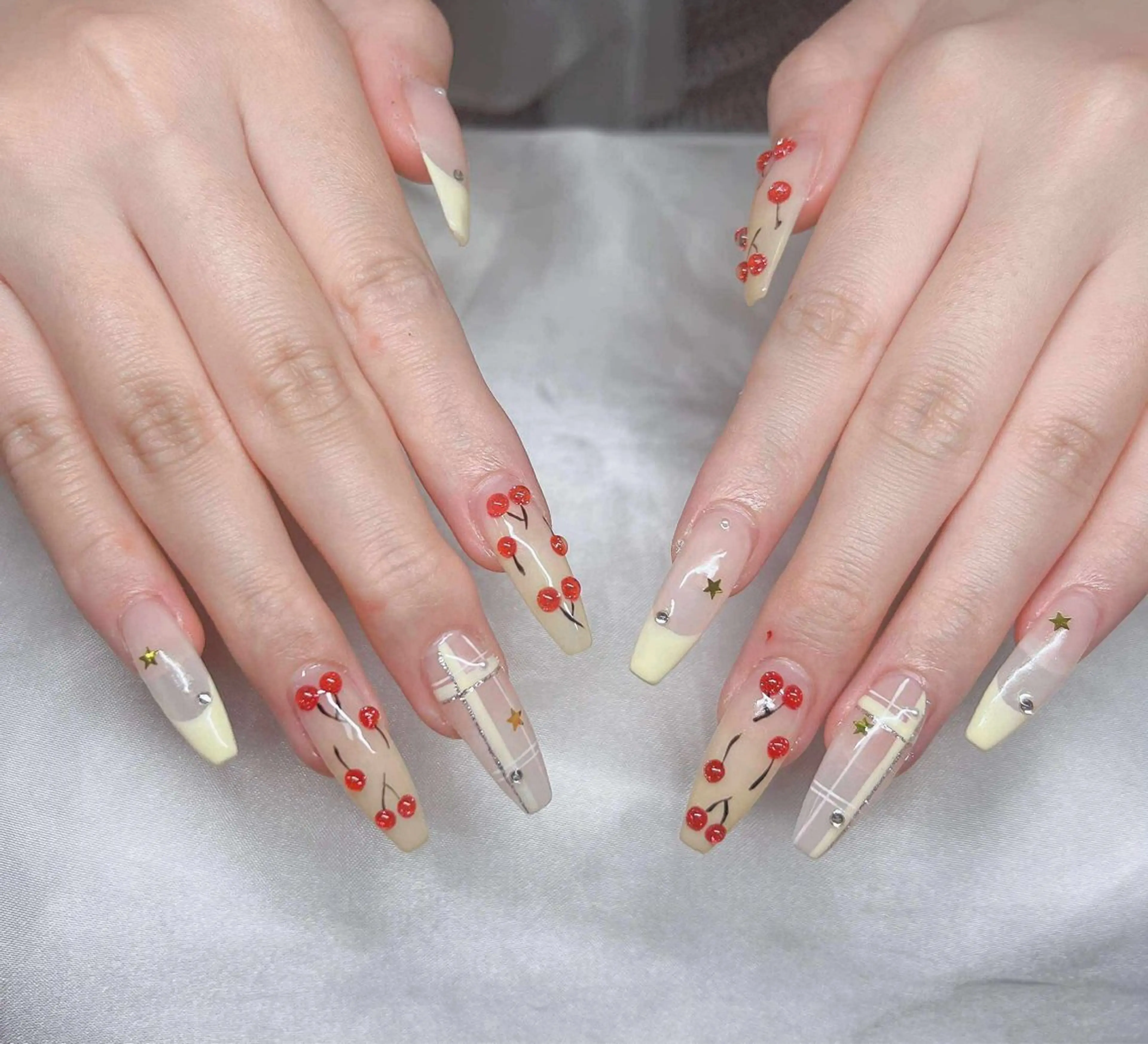 ネイル 長さ出し グラデーション 卒業式 キラキラネイル マグネットネイル ハンドネイル Lee Nailsのネイルデザイン