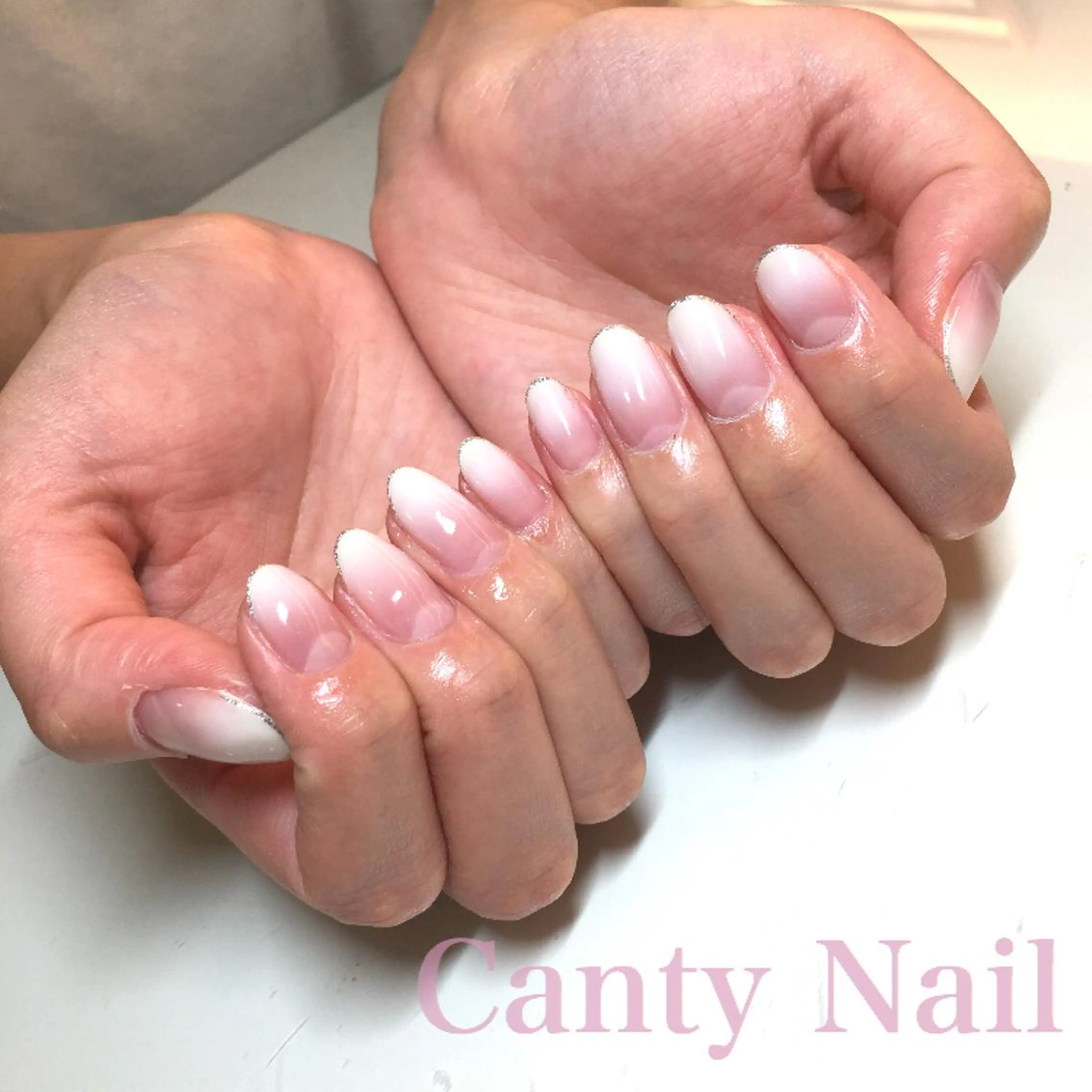 ネイル グラデーション ラメ(グリッター) ホワイト アンドルーチェ スクールのマツエク・マツパデザイン