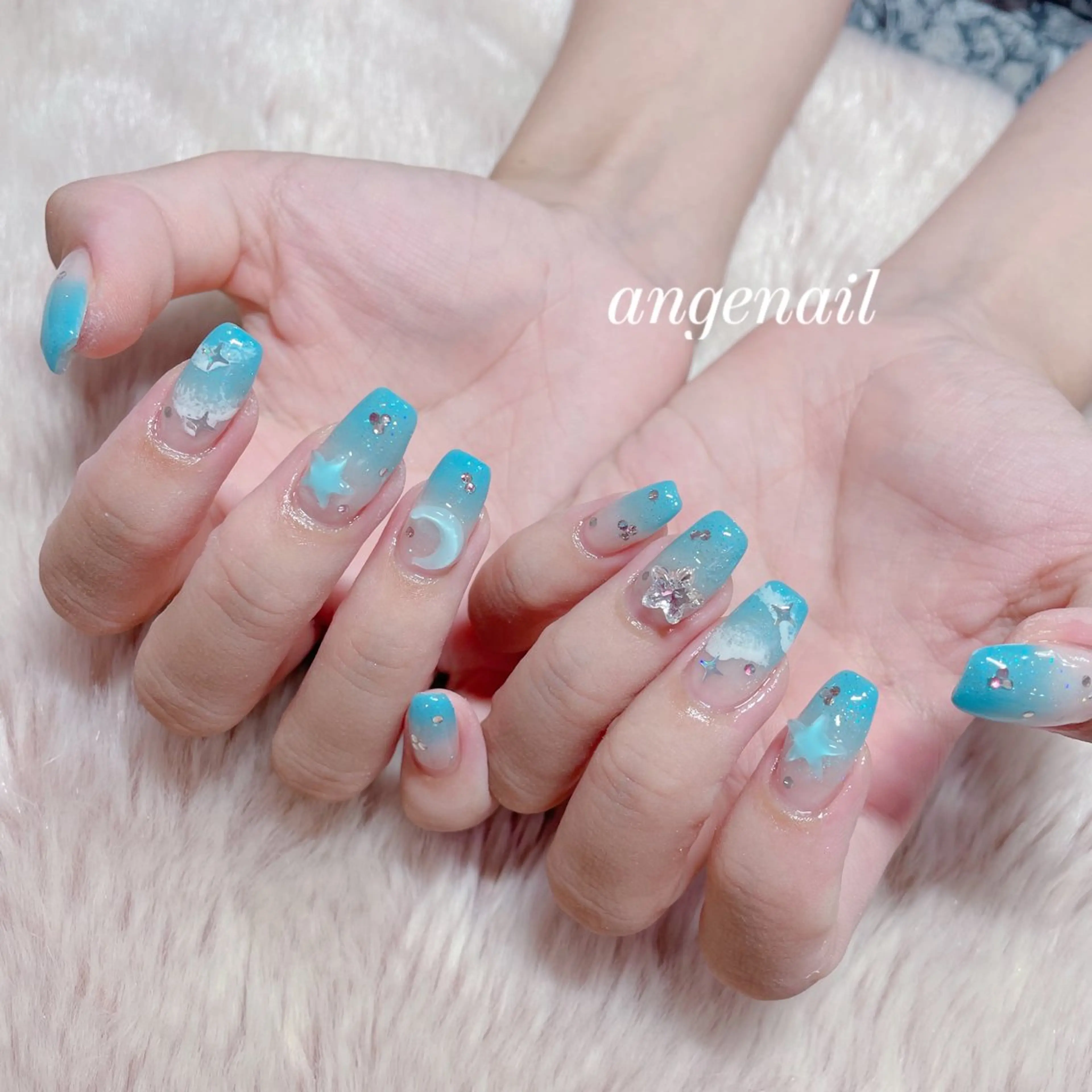 ネイル ハンドネイル オーナーネイリスト MAKIのネイルデザイン