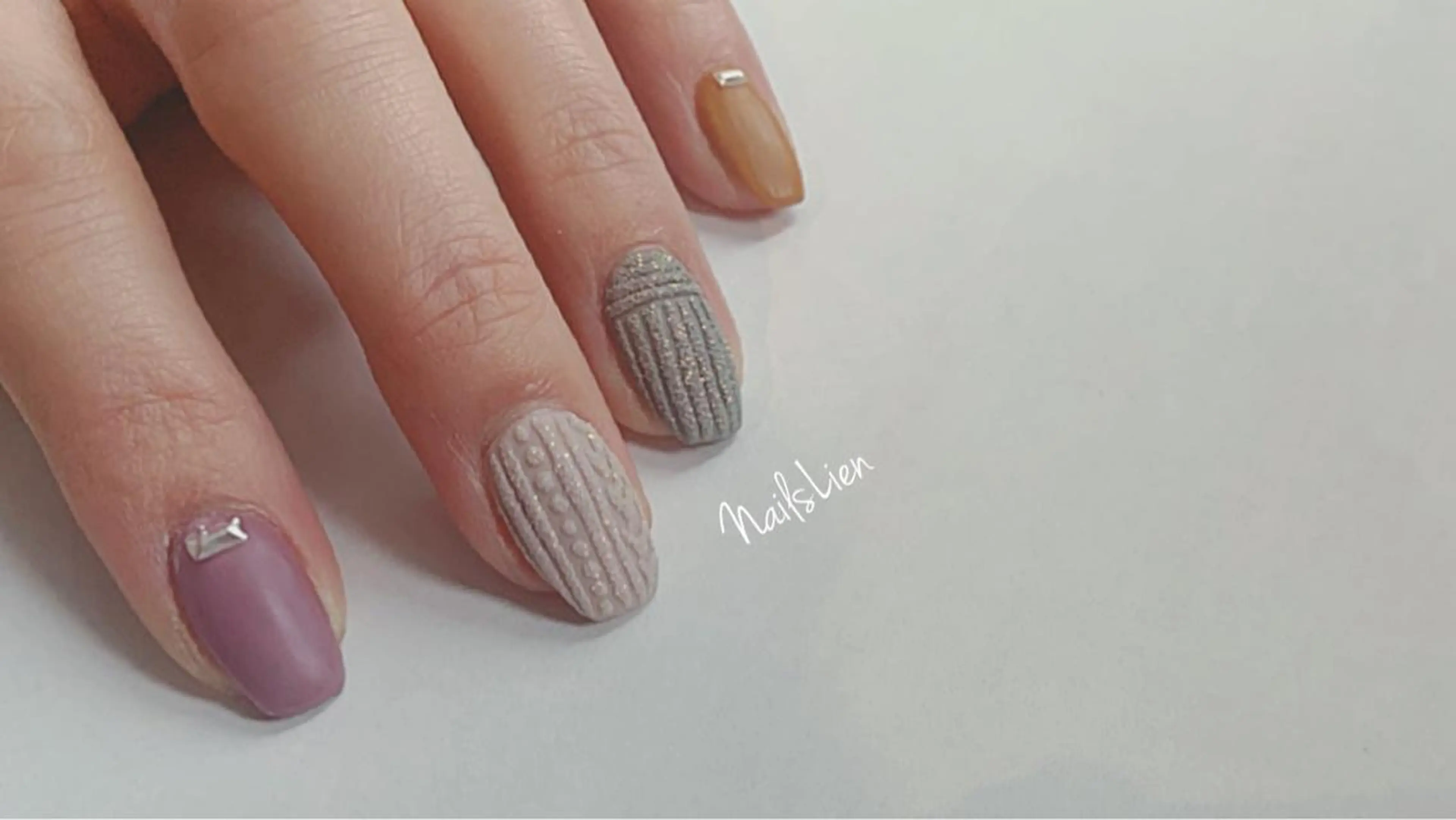 ネイル マットネイル 冬ネイル クリスマス studio e n / RiNのネイルデザイン