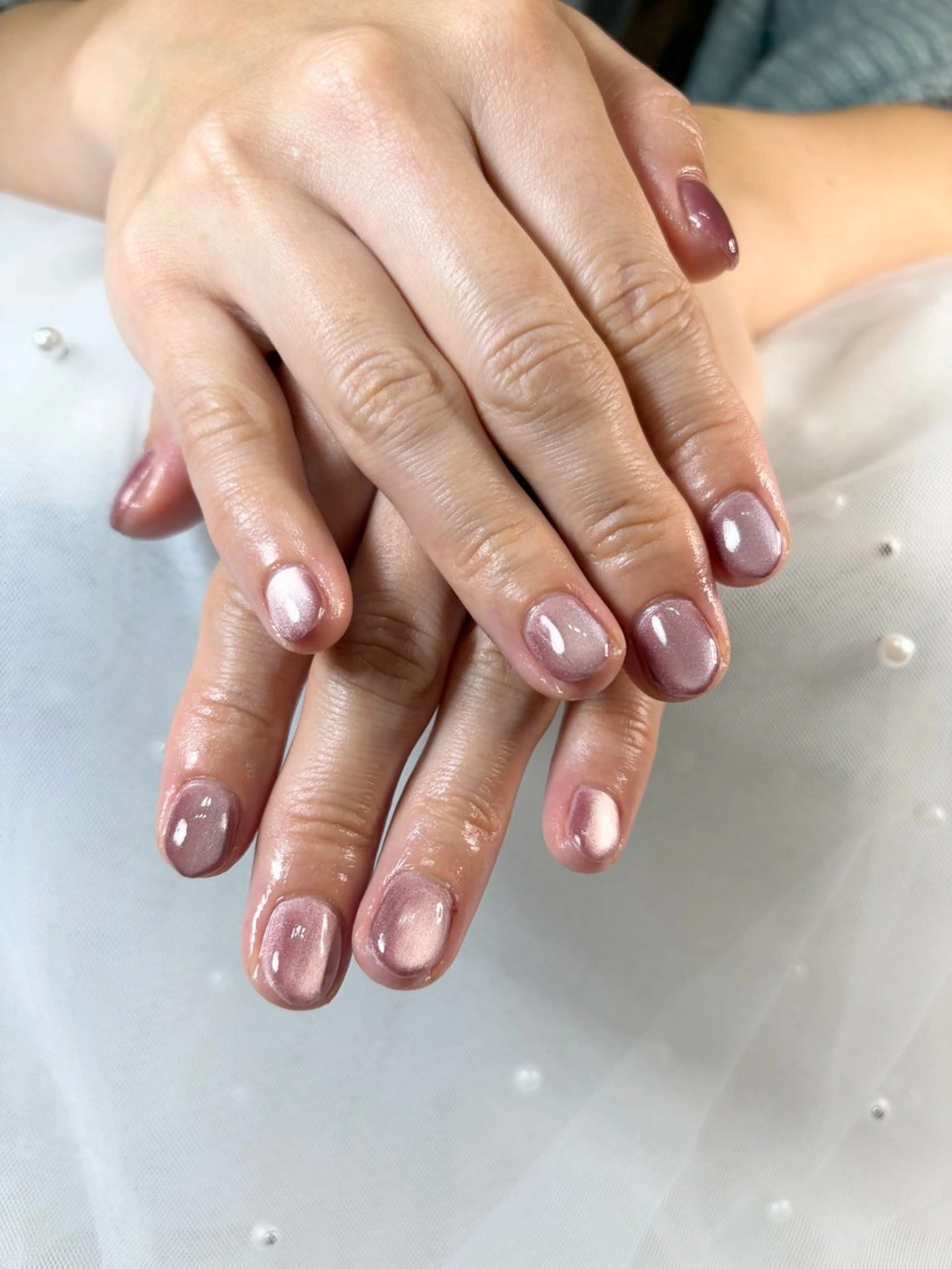 ネイル キラキラネイル マグネットネイル オフィスネイル ピンク シンプルネイル ハンドネイル iro+ nailのネイルデザイン