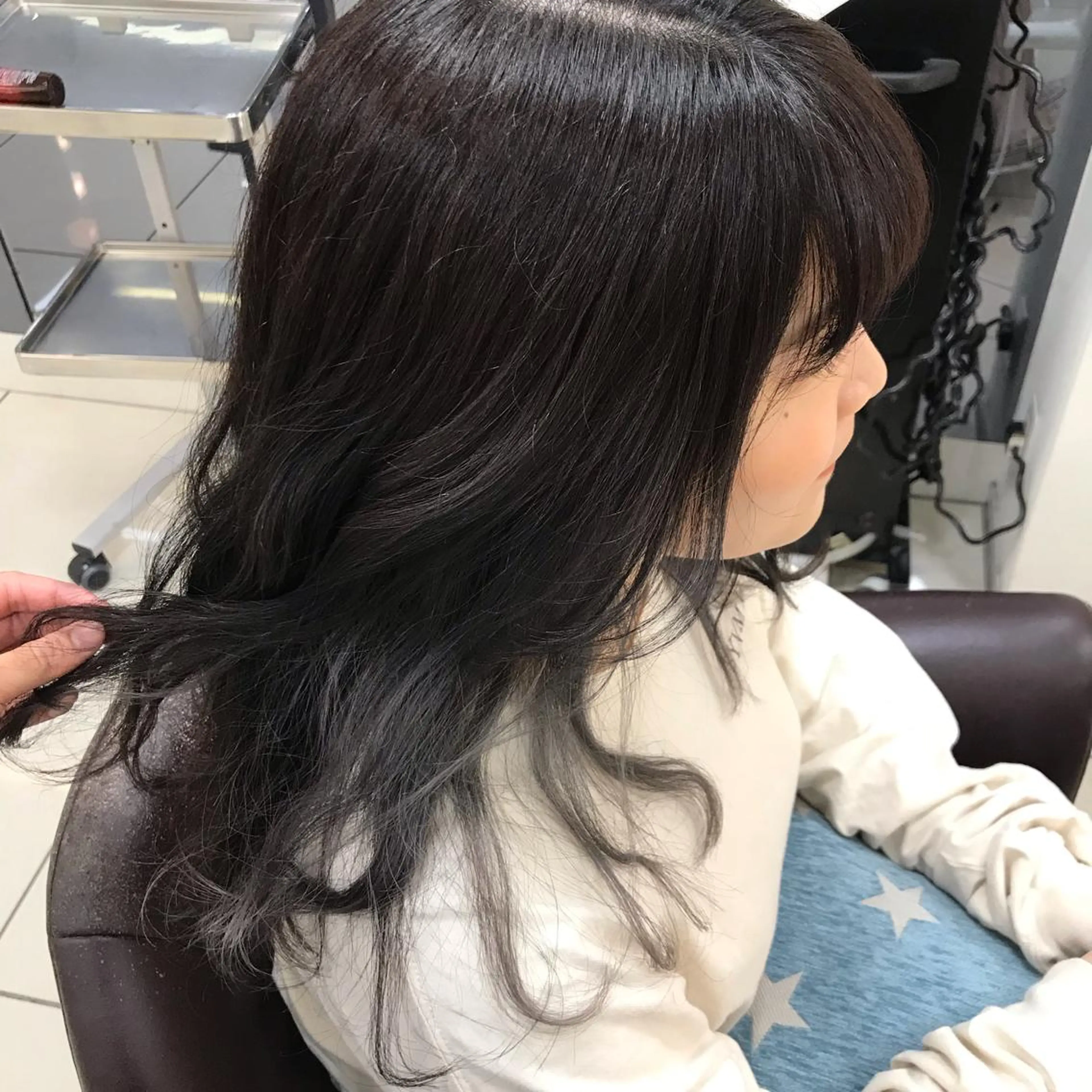 ミディアム カラー シールエクステ✨️韓 国羽エクステ🪽和希のヘアスタイル