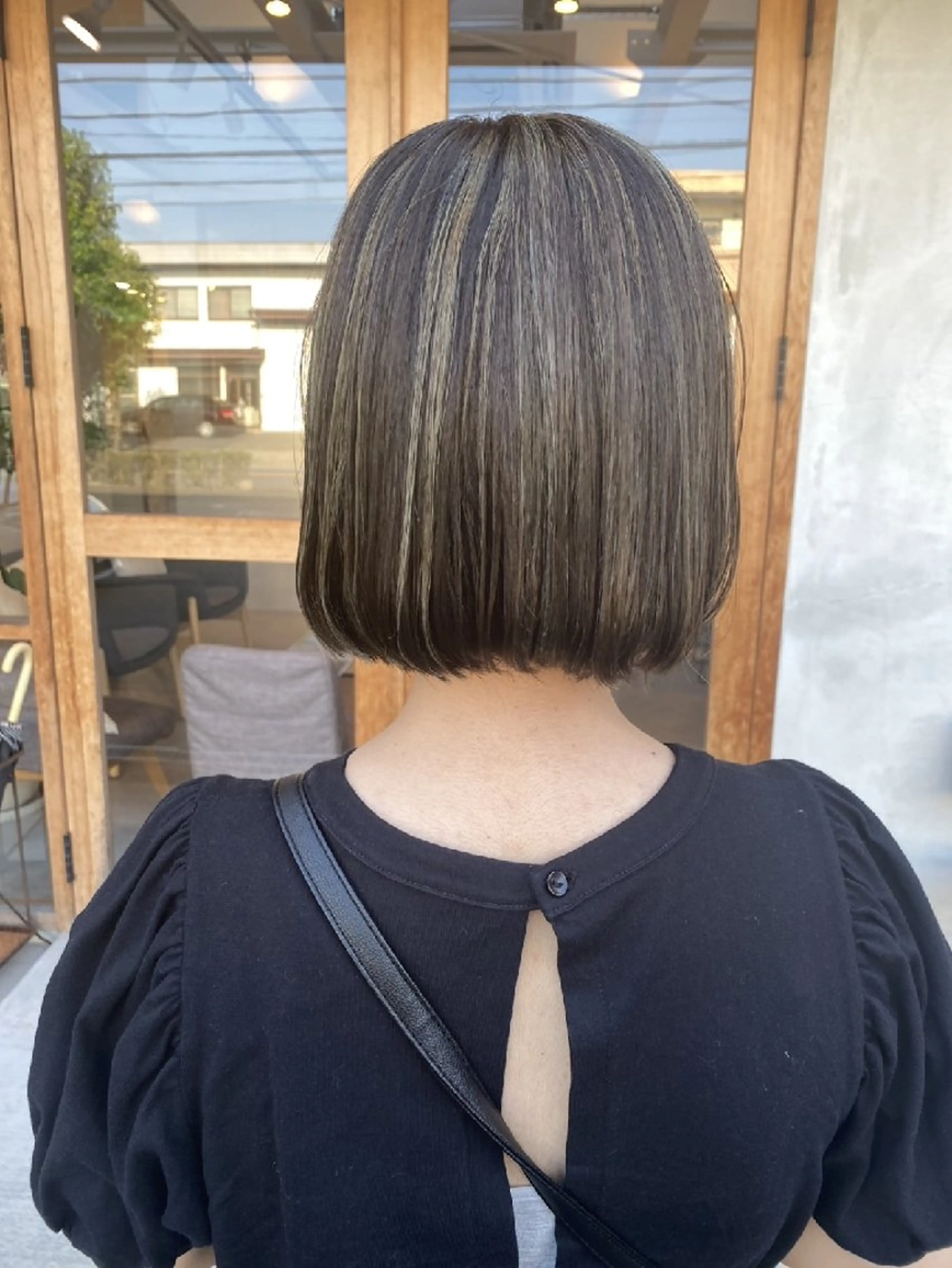 カラー 【女性限定】 しおりのヘアスタイル