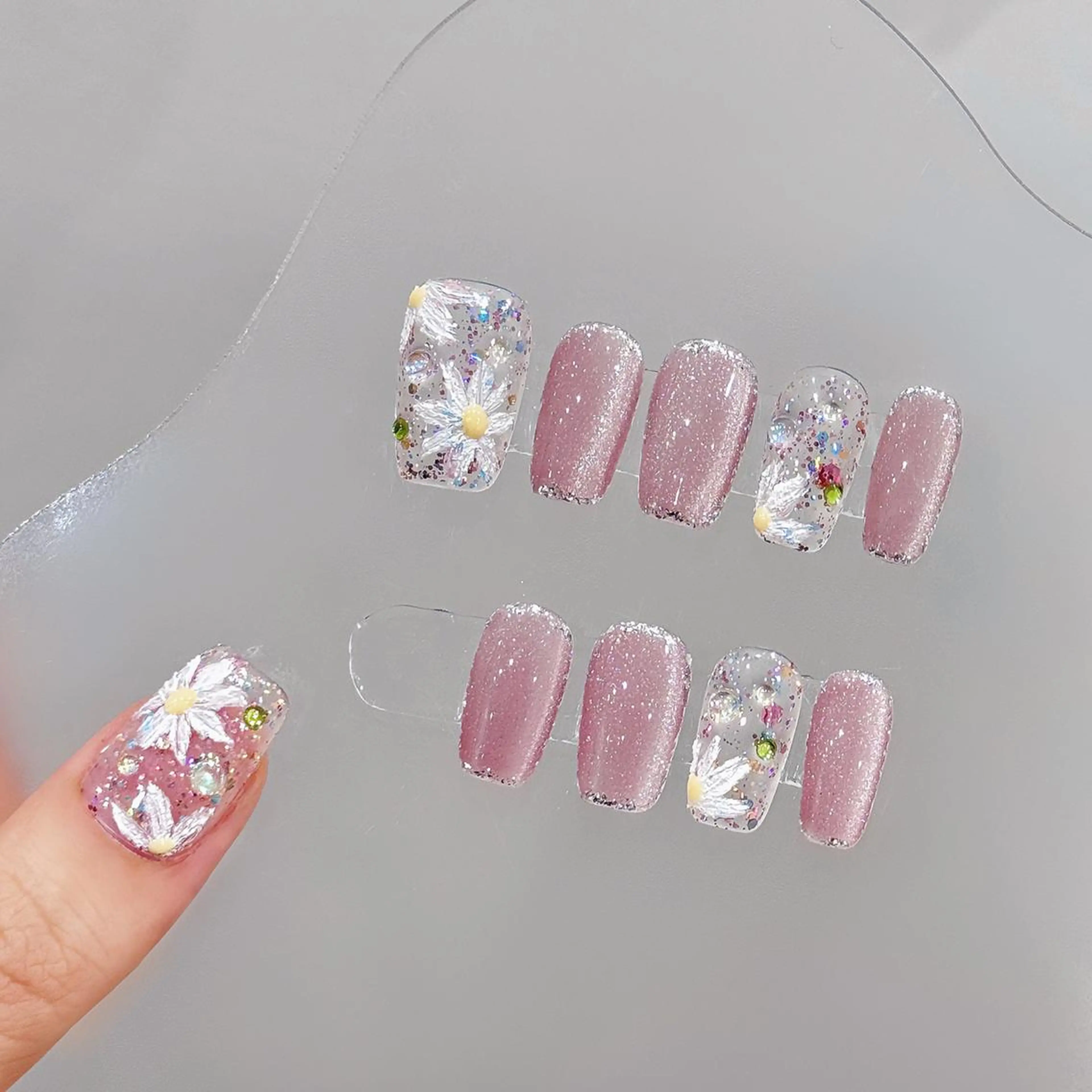 ネイル ジェルネイル ネイルチップ ハンドネイル ハンドケア KIMI 🐰のネイルデザイン