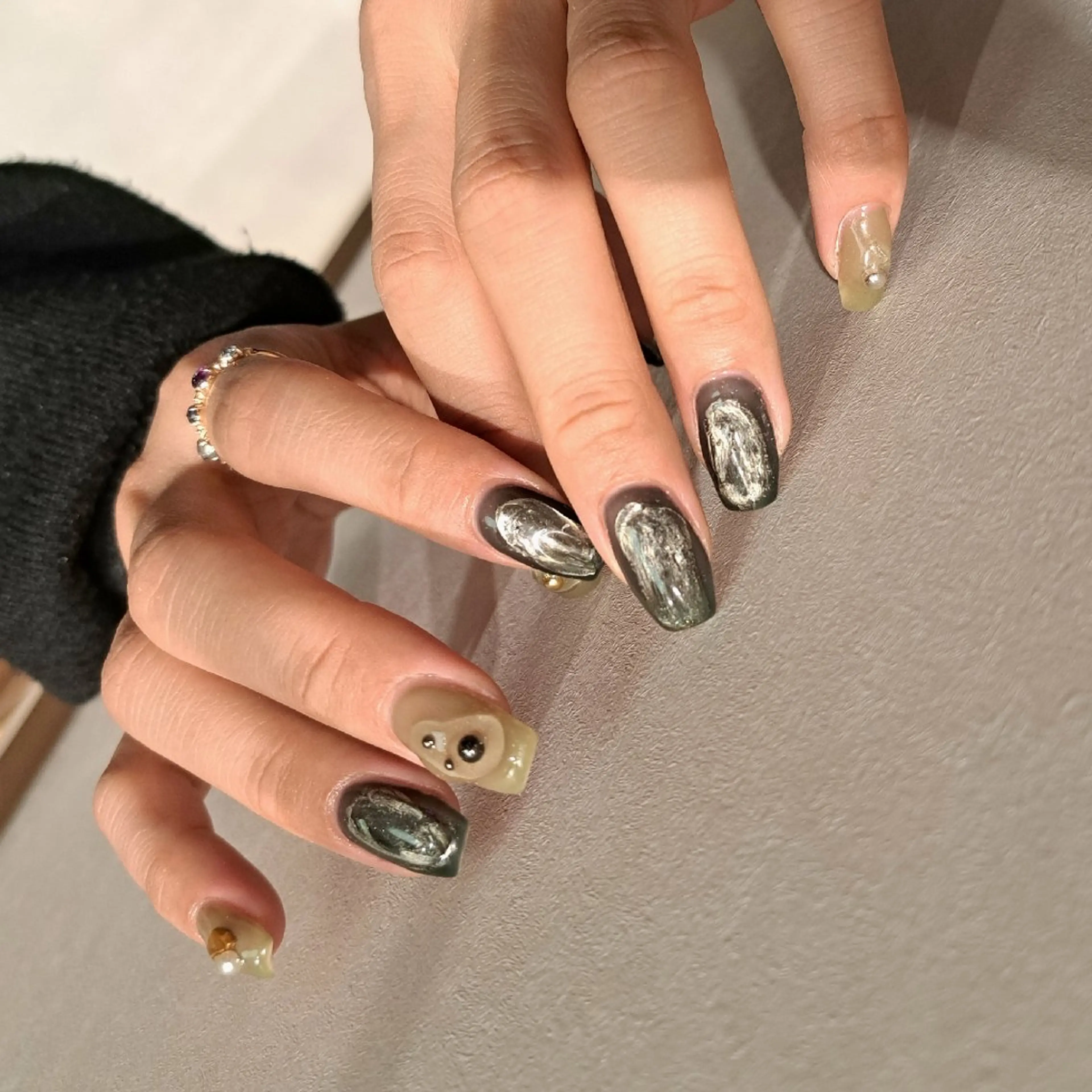 ネイル アートネイル グリーン 持ち込み ニュアンスネイル ぷっくりネイル Nail mood デザイン持ち込みokのネイルデザイン