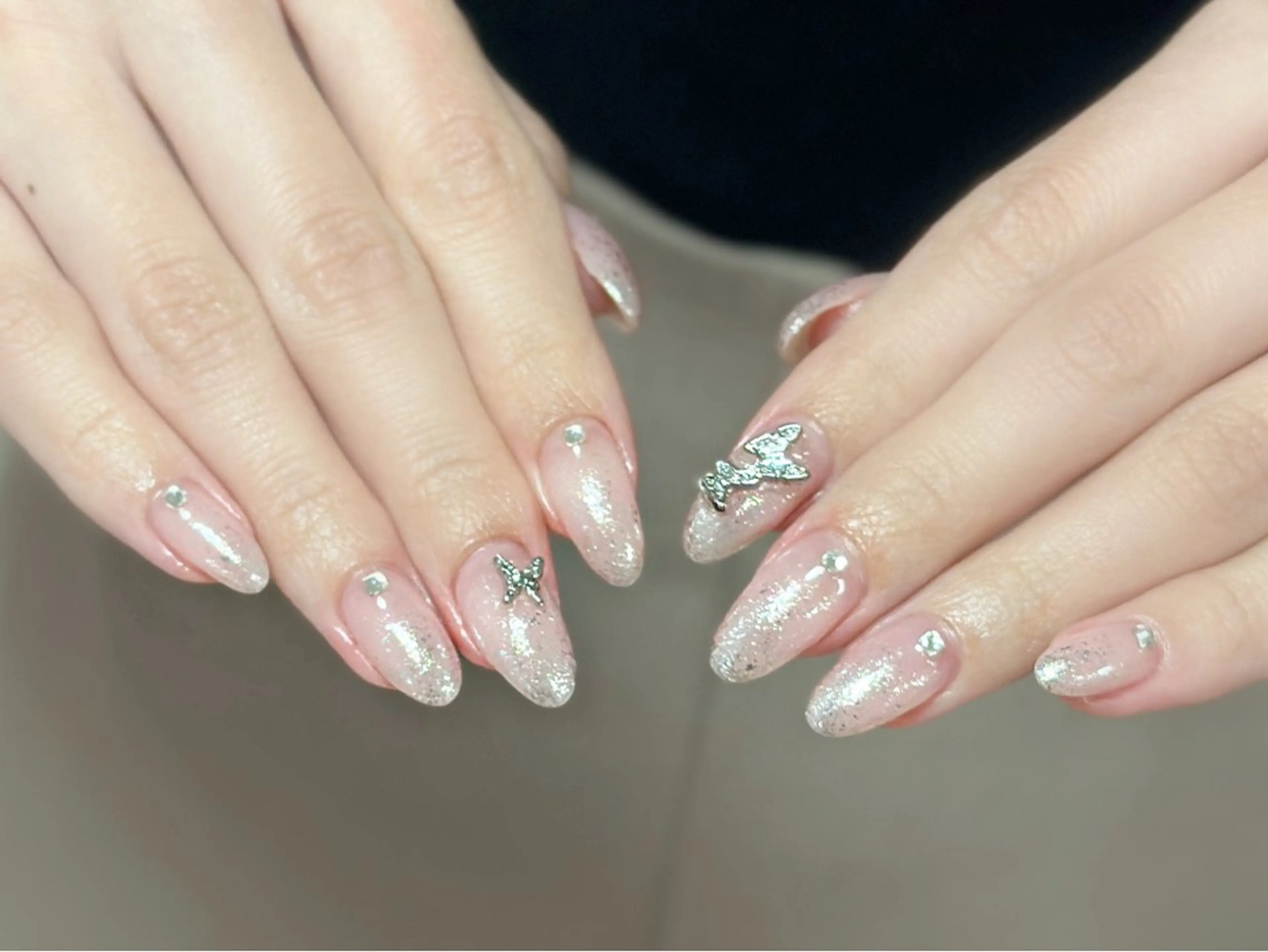 ネイル アートネイル オーロラネイル チークネイル フレンチネイル ガラスフレンチ 🎀YooLi Nail salonのネイルデザイン