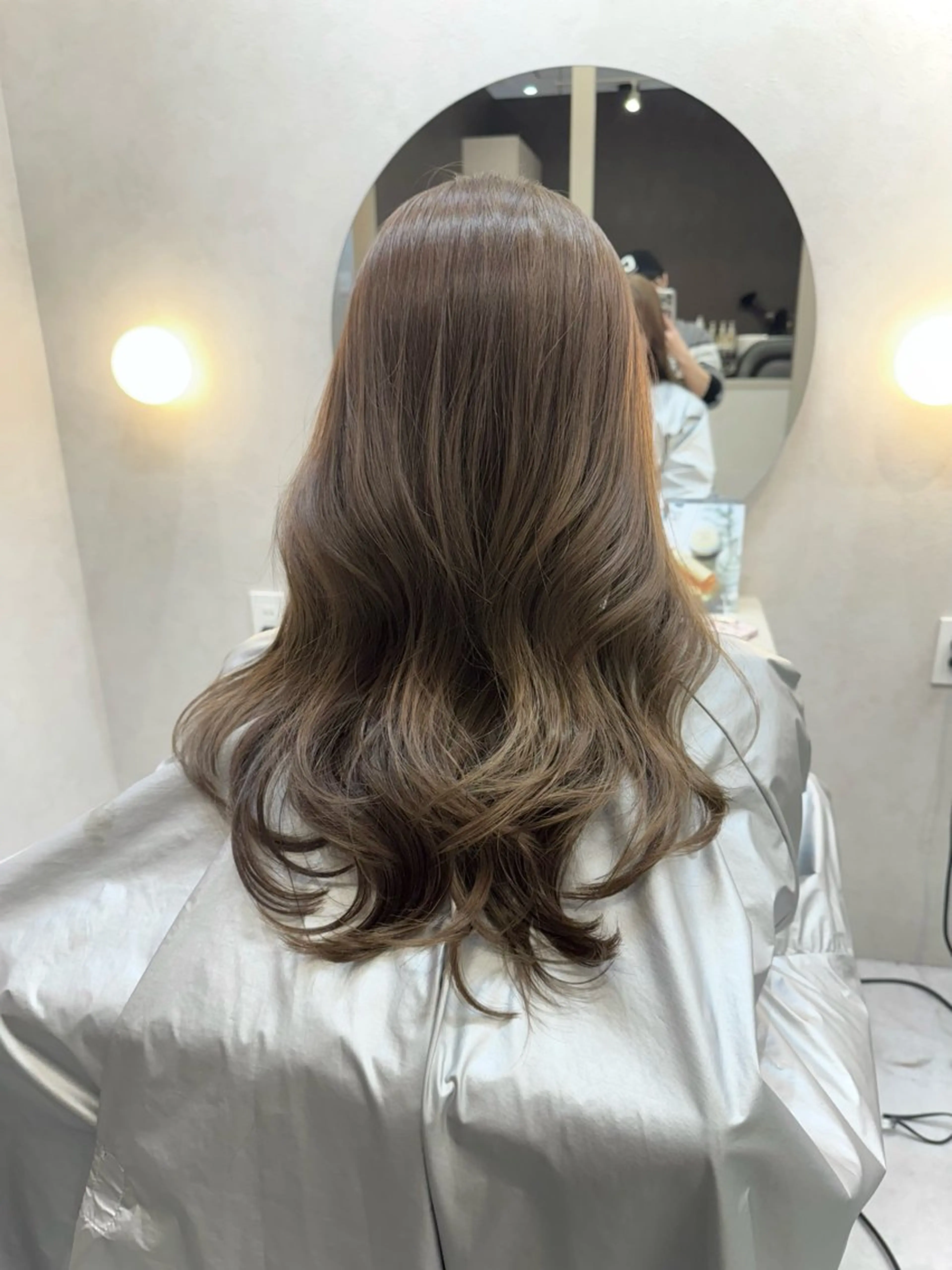 セミロング カラー AKI 🐉のヘアスタイル