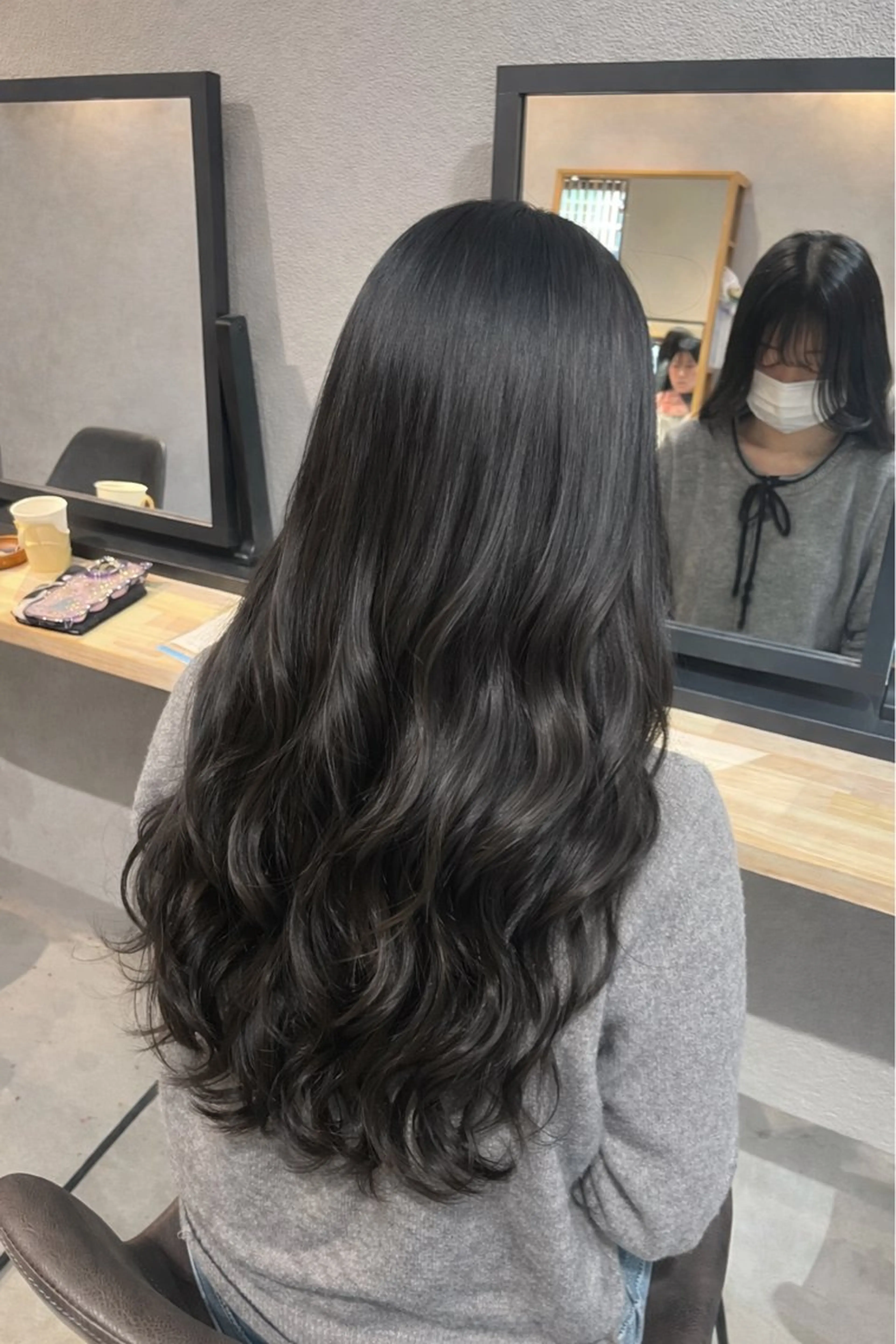 ロング レイヤーカット ロング カット ヘアカラー Hina/ lolonoisのヘアスタイル