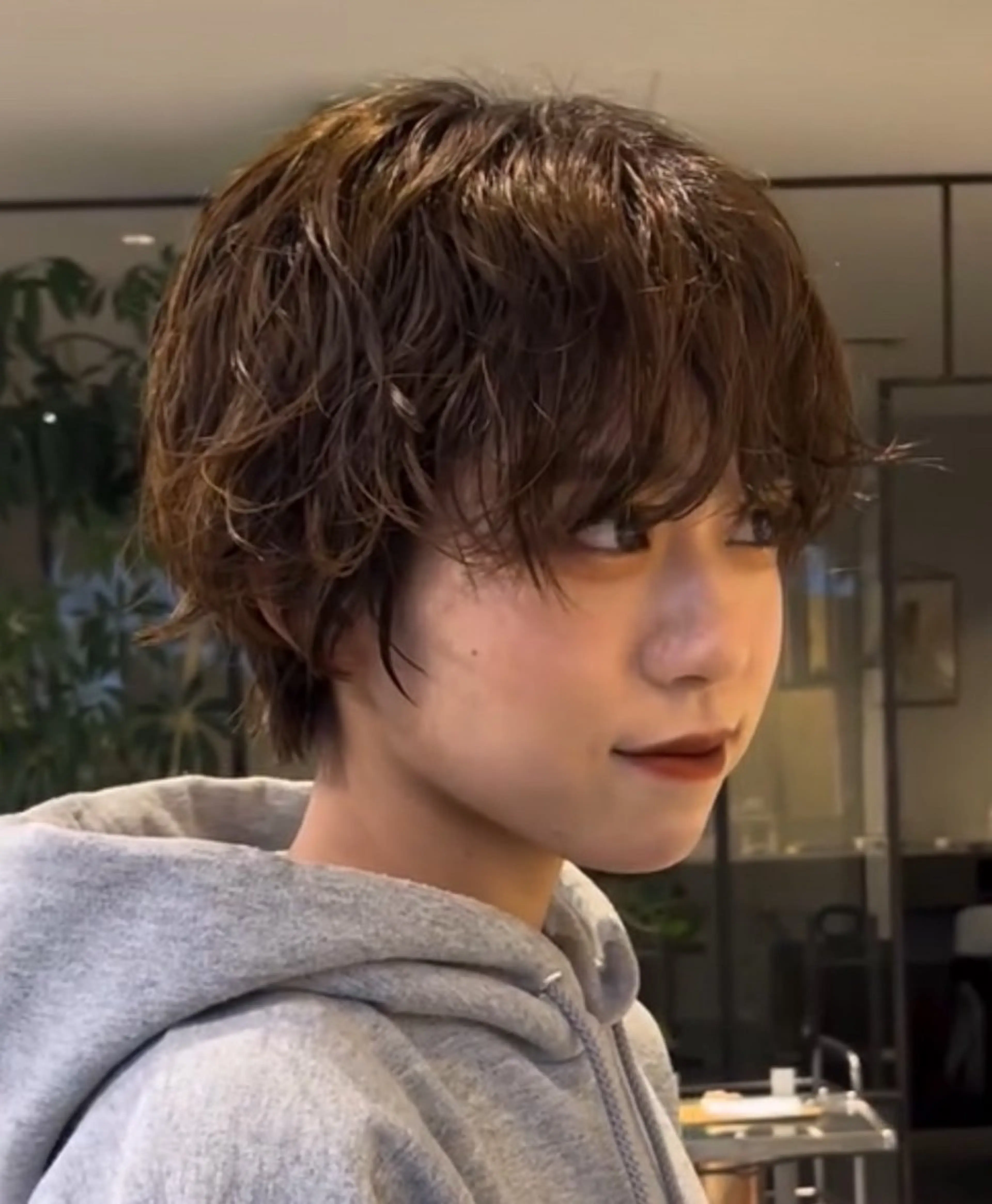 ショート 宮城 星のヘアスタイル